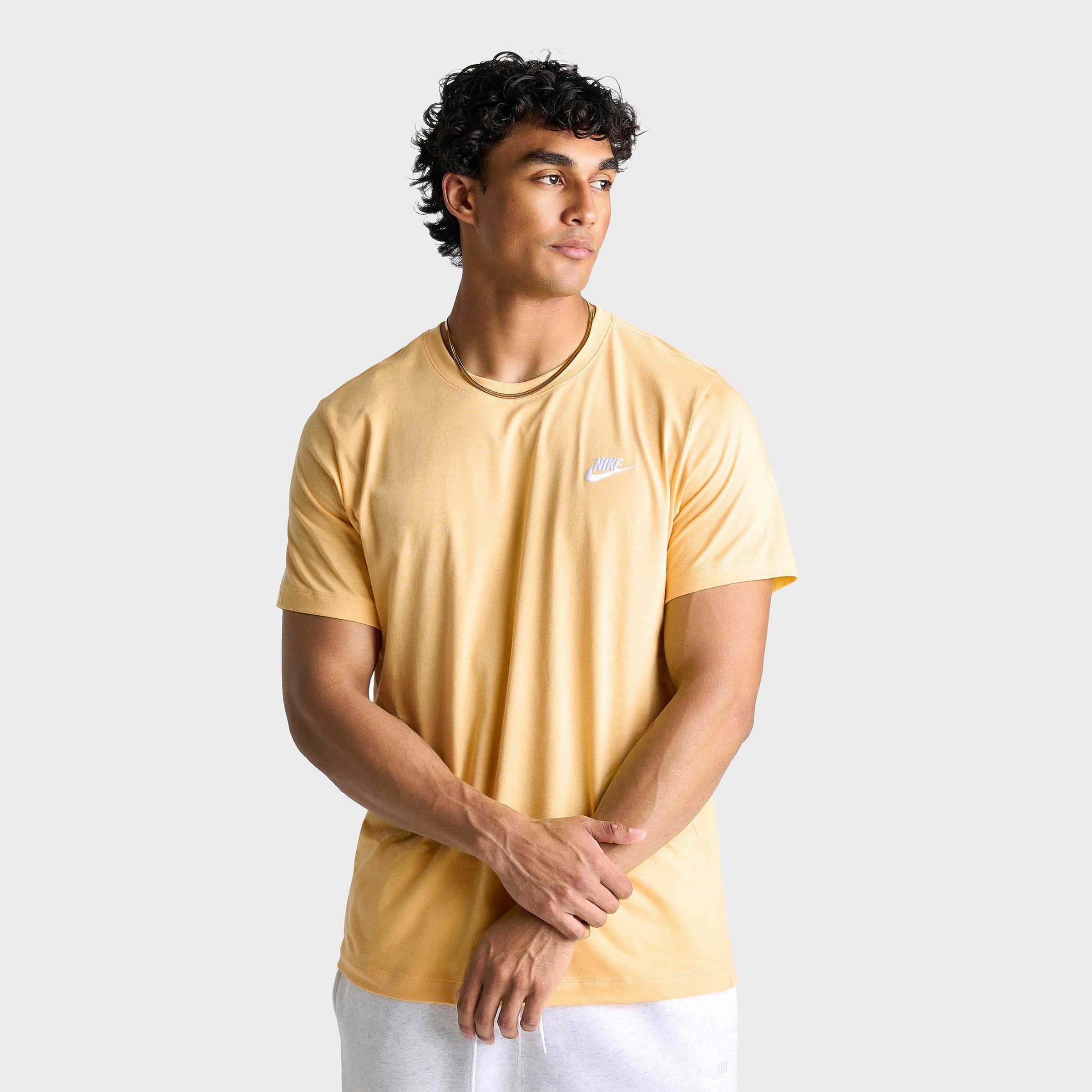 Nike Men's Sportswear Club T-Shirt in Topaz Gold Size: 3XL