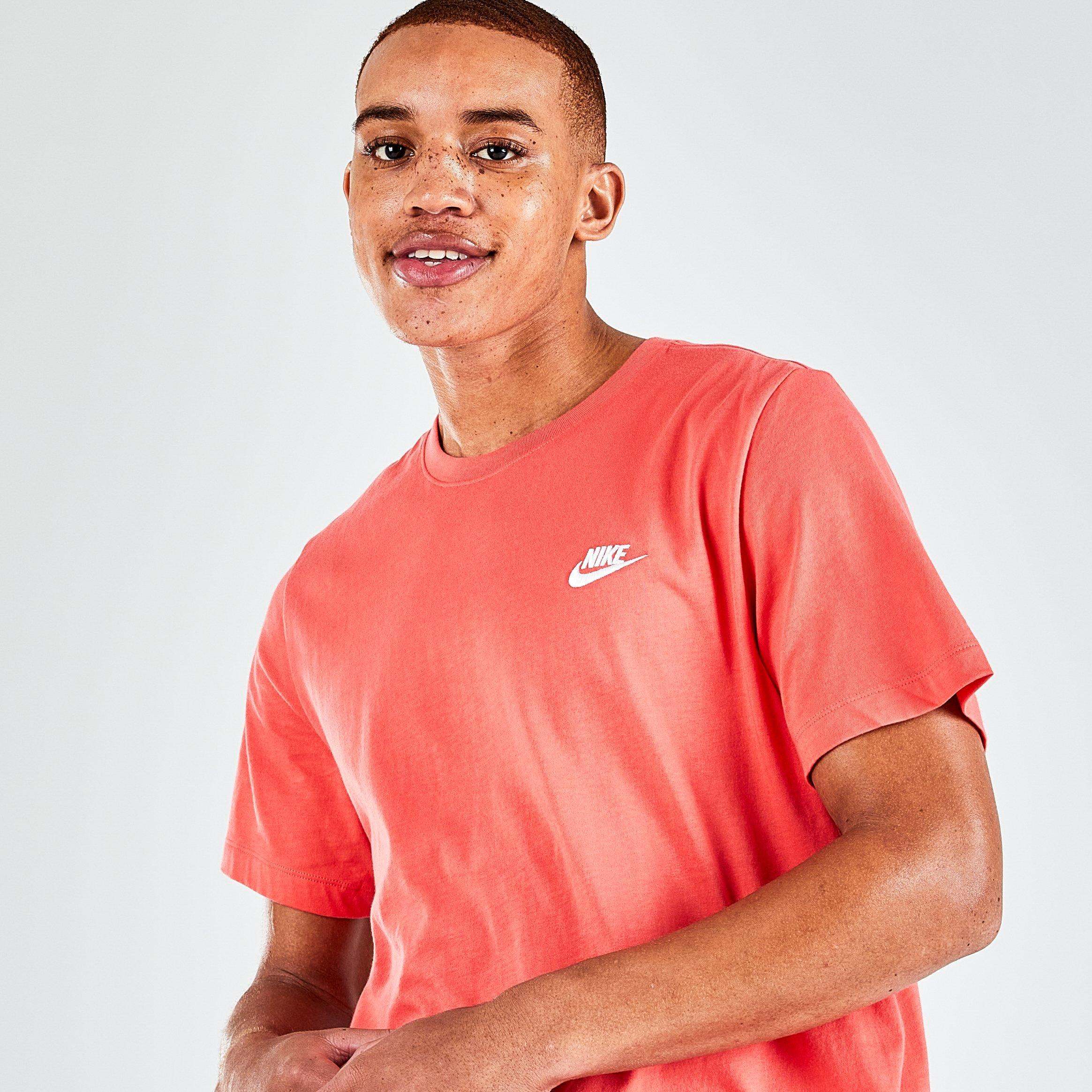 Nike Sportswear Club T-Shirt in Orange/Magic Ember Size Small 100% Cotton