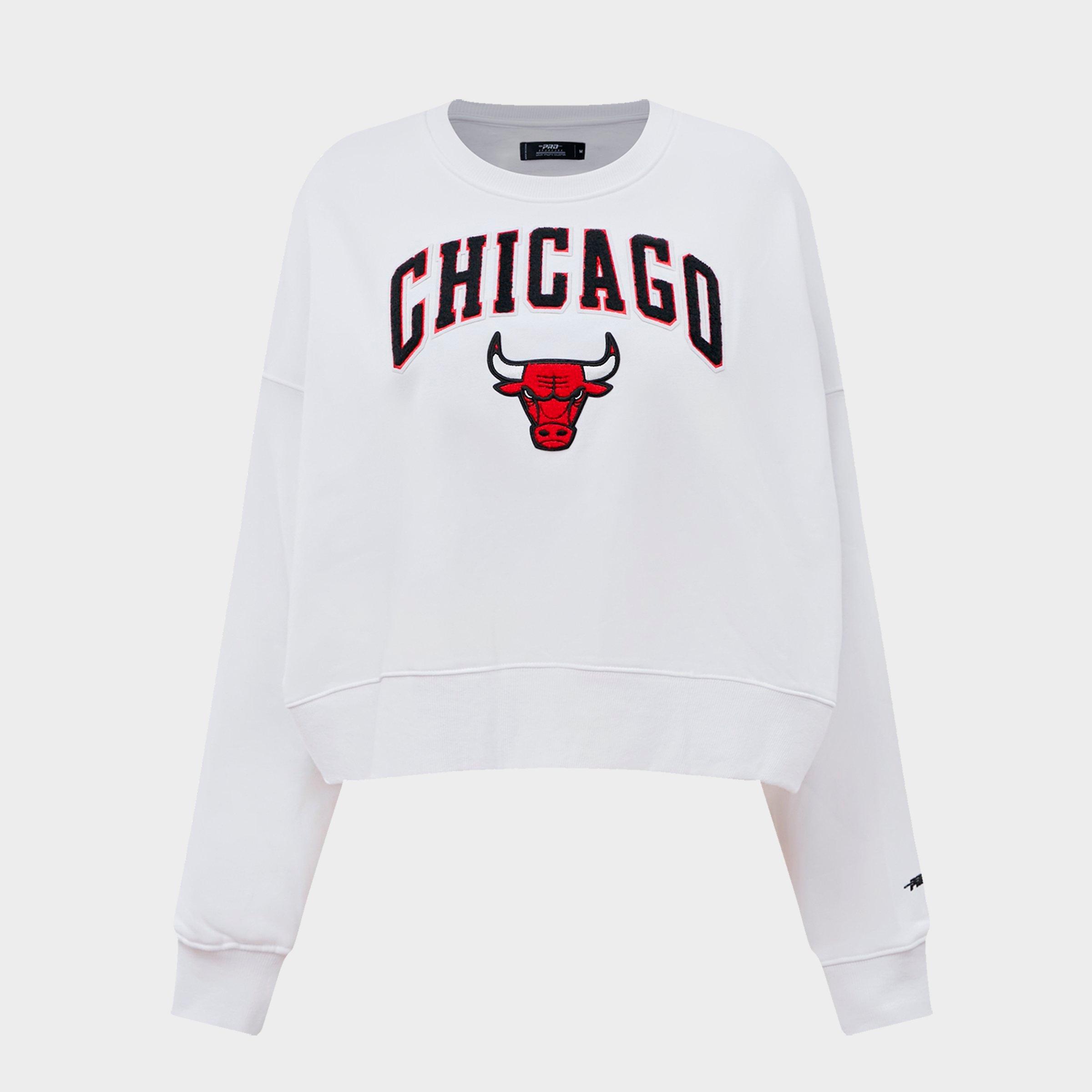 Pro Standard Women's Chicago Bulls NBA Classic Fleece Crewneck Sweatshirt in White Size: Medium