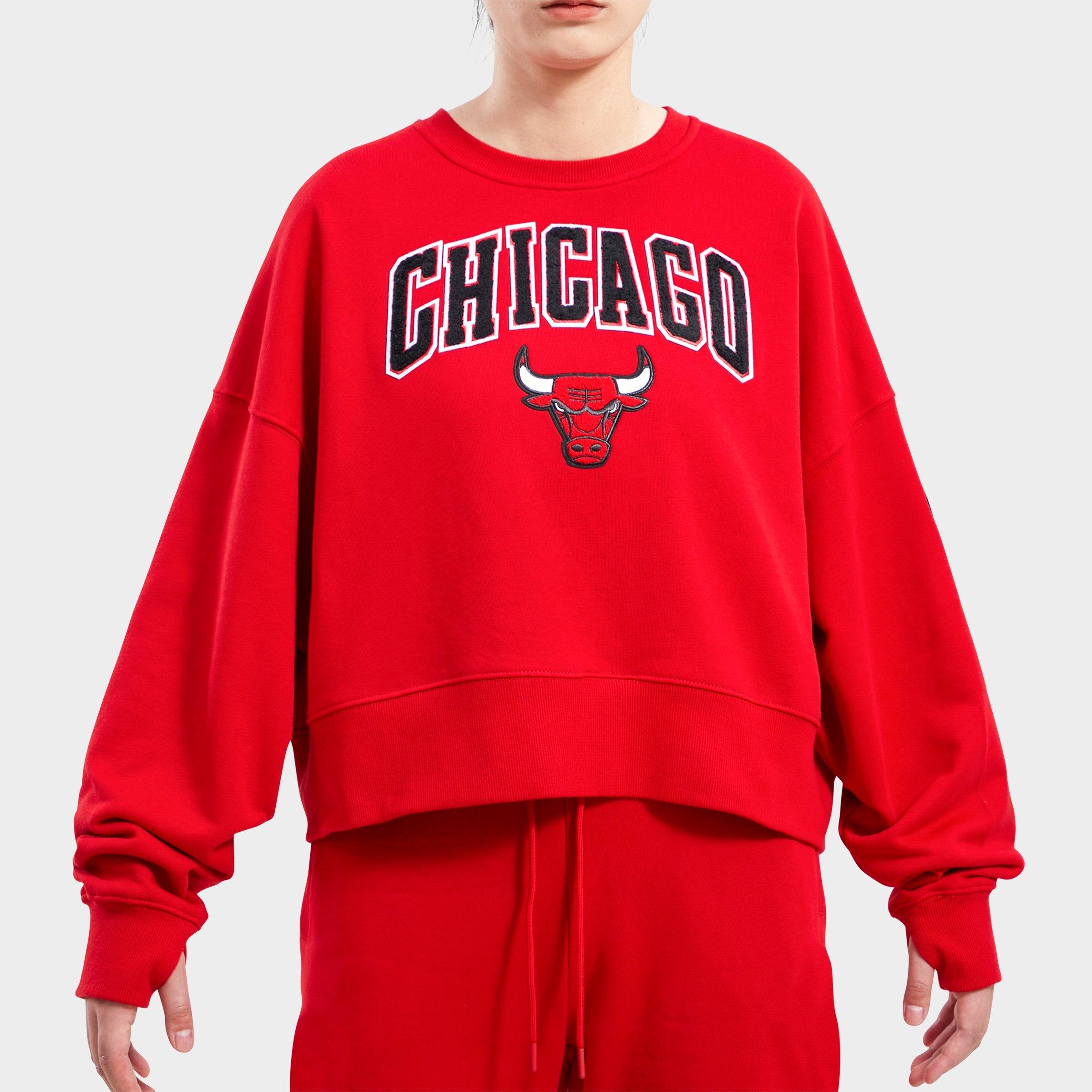 Pro Standard Women's Chicago Bulls NBA Classic Fleece Crewneck Sweatshirt in Red Size: Small