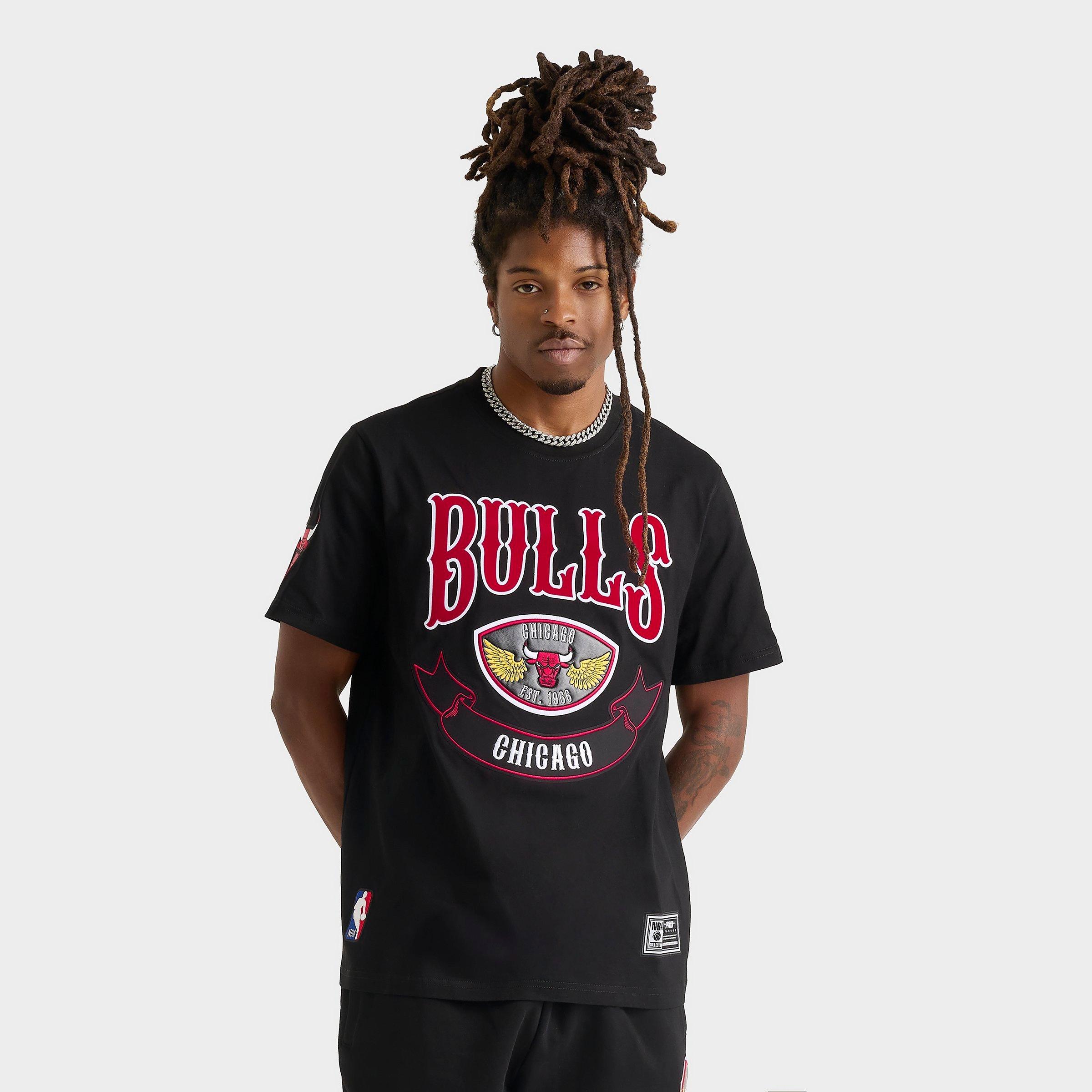 Pro Standard Men's Chicago Bulls NBA Born For Sport T-Shirt in Black Size: Small