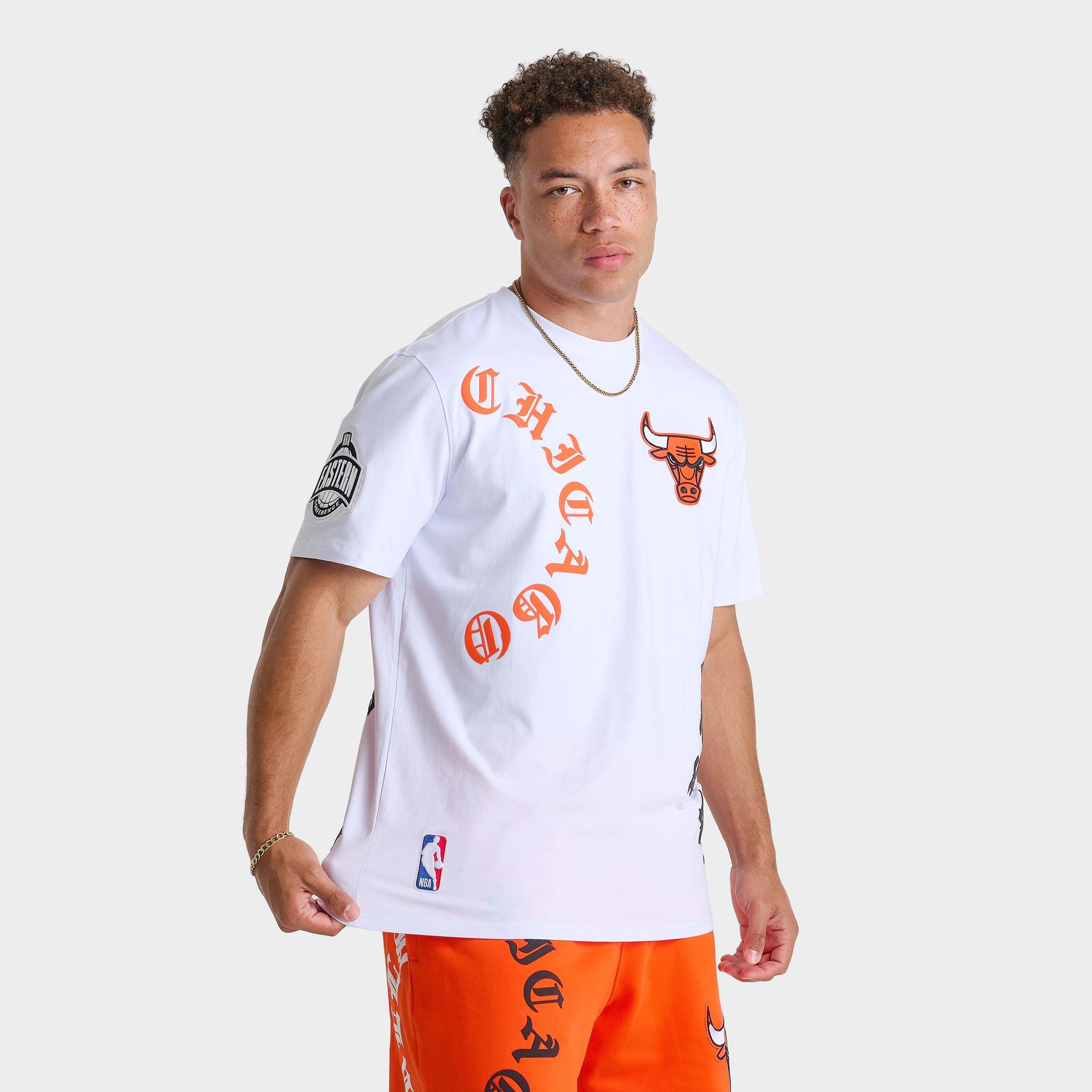 Pro Standard Men's Chicago Bulls NBA Old English T-Shirt in White/Orange/Black Size: Small