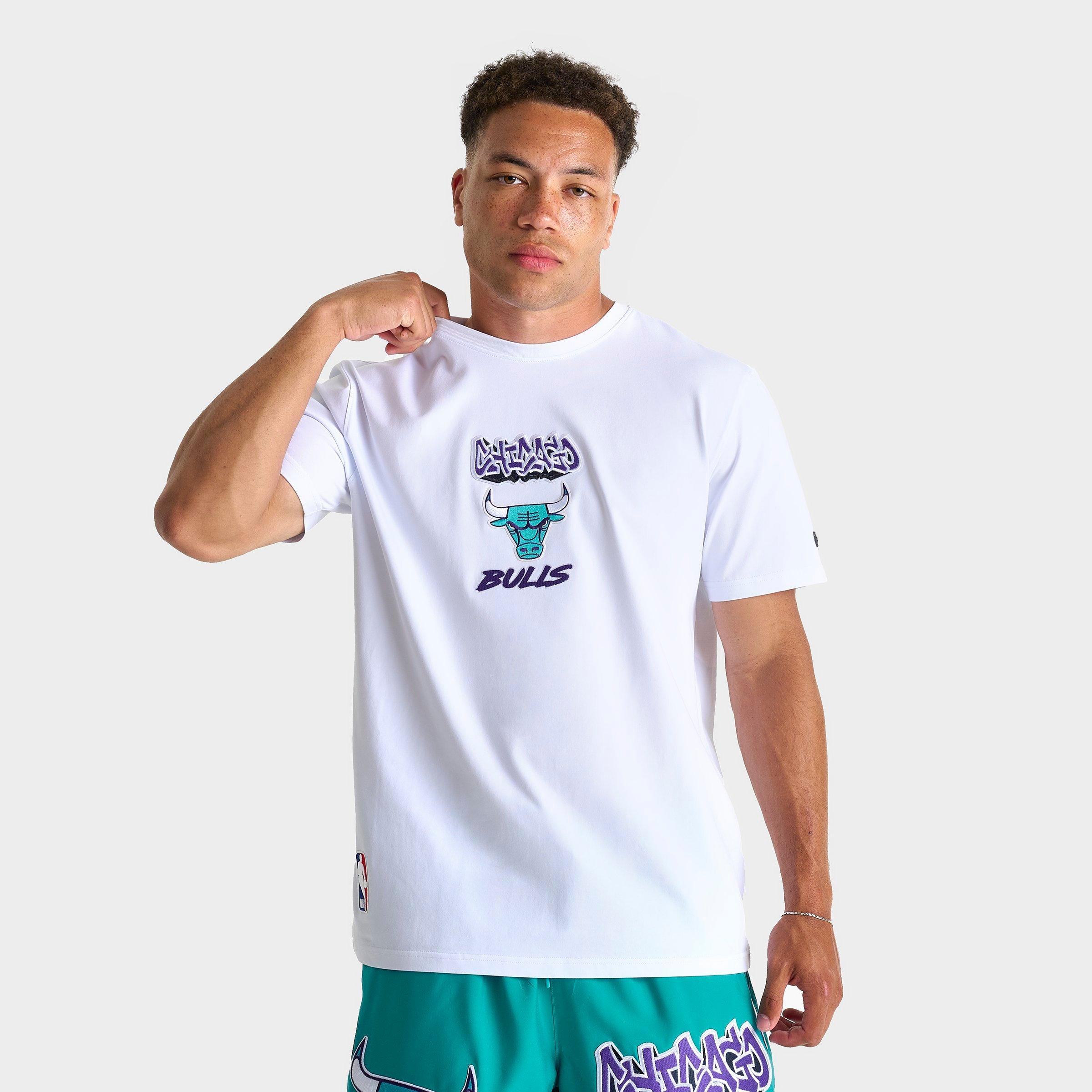 Pro Standard Men's Chicago Bulls Grape T-Shirt in White Size: Small