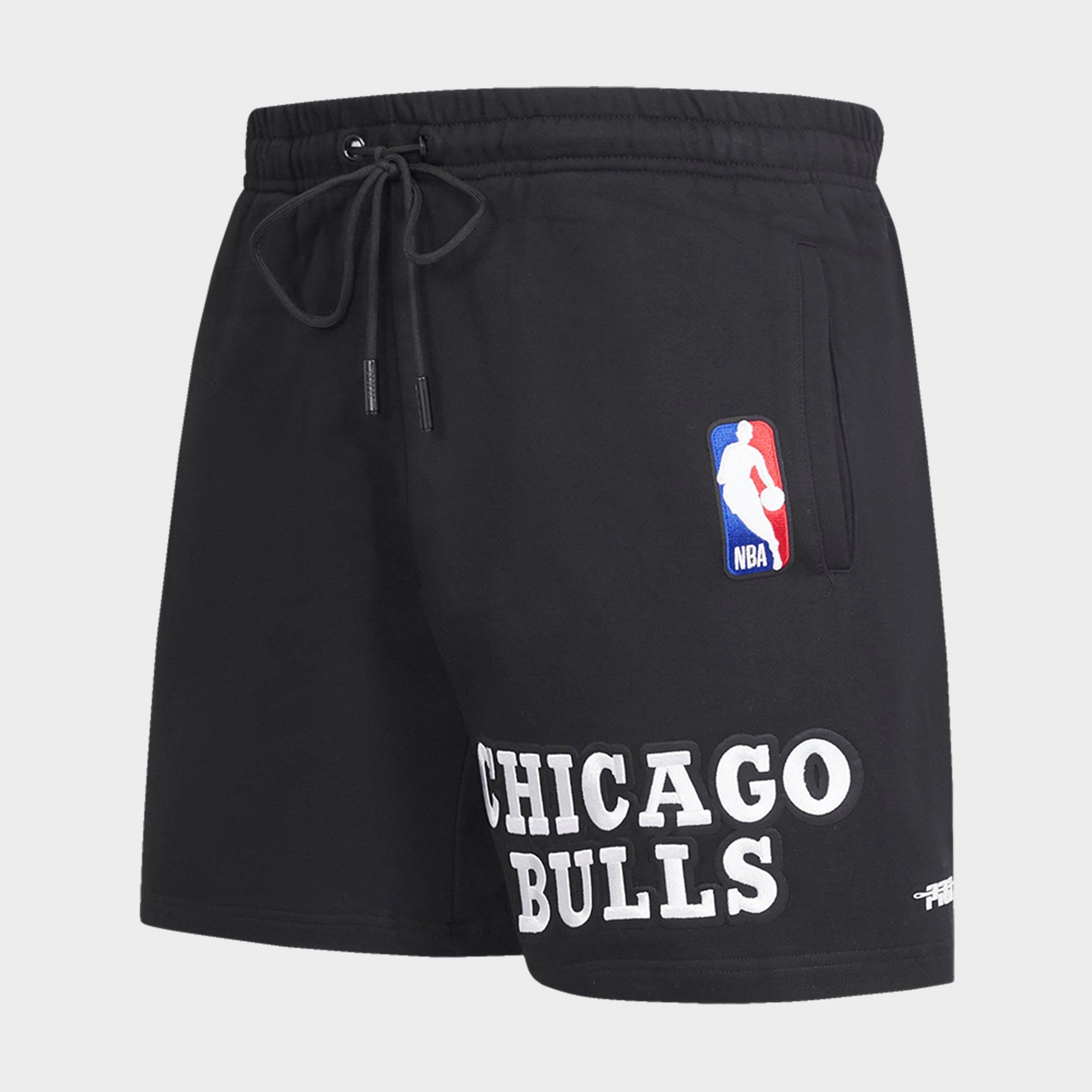 Pro Standard Men's Chicago Bulls NBA Retro Classic Fleece Shorts in Black Size: Large