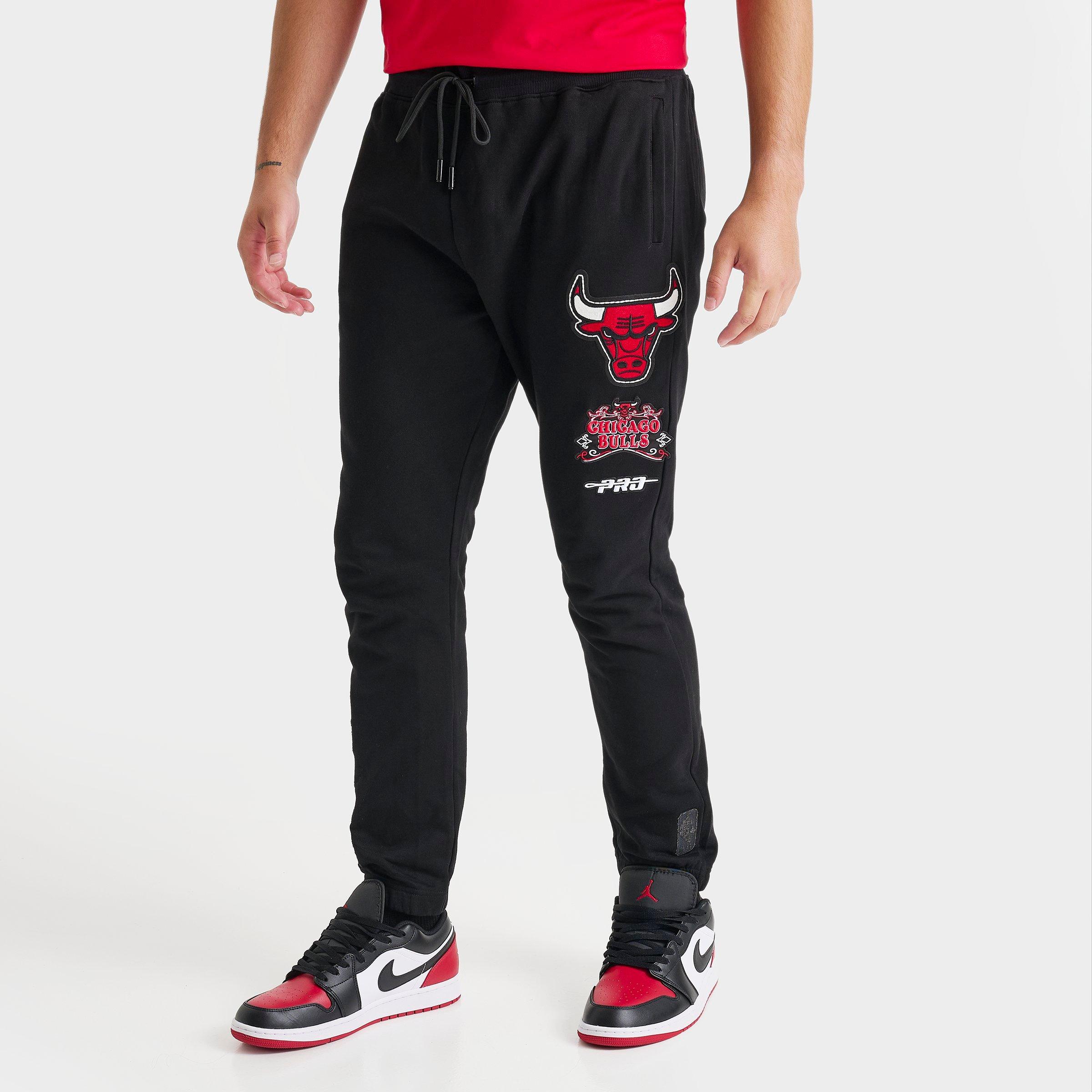 Pro Standard Men's Chicago Bulls NBA Rebel Fleece Jogger Pants in Black Size: Small