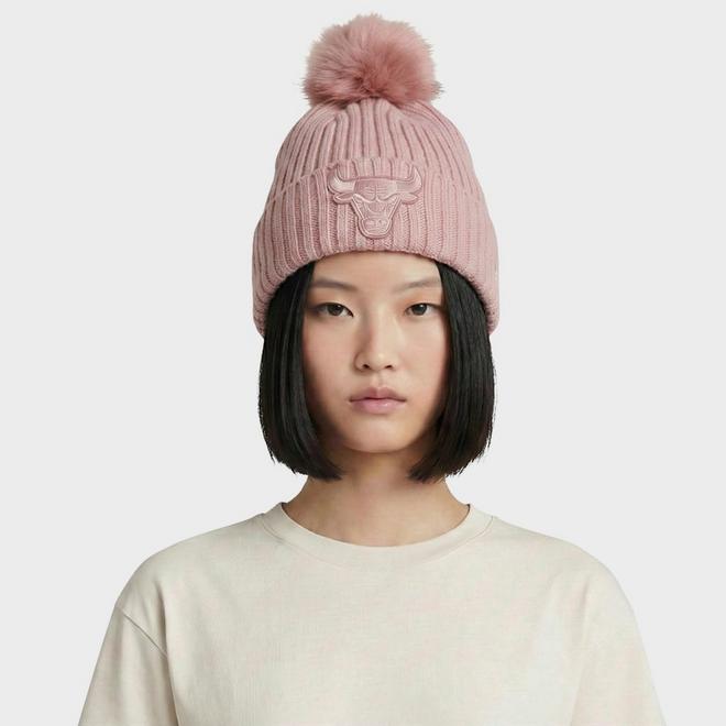 Pro Standard Chicago Bulls NBA Classic Pro Fur Pom Beanie Hat