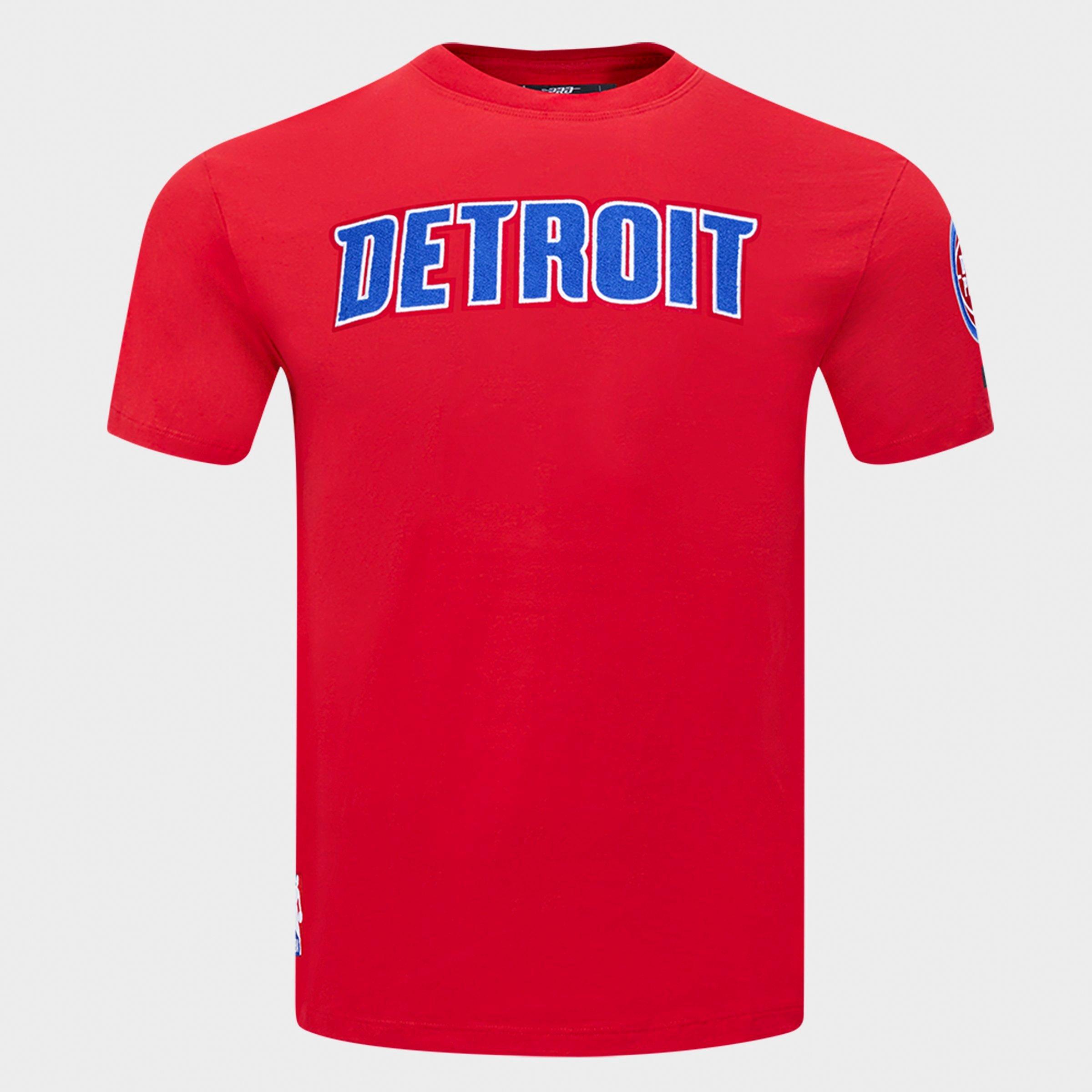 Pro Standard Men's Detroit Pistons NBA Classic Chenille T-Shirt