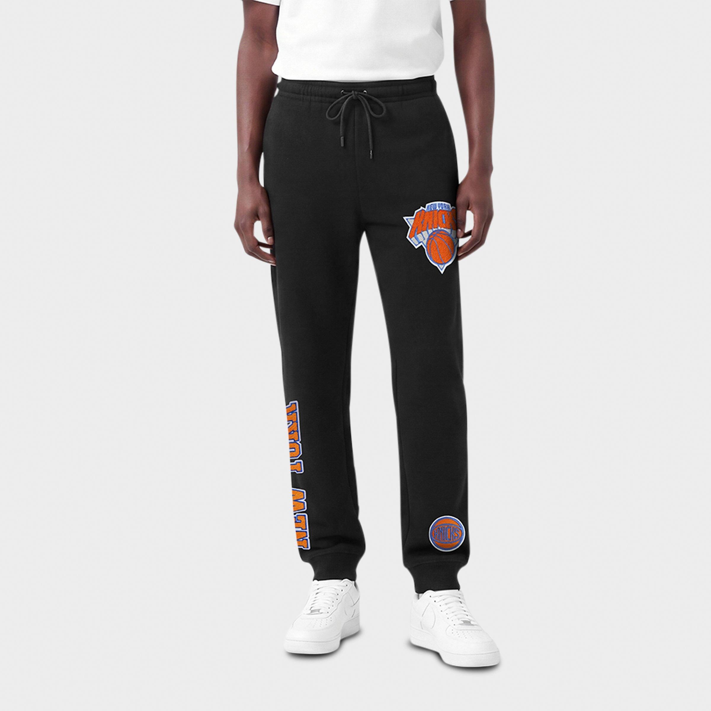 Pro Standard Men's New York Knicks NBA Classic Chenille Fleece Jogger Pants in Black Size: XL