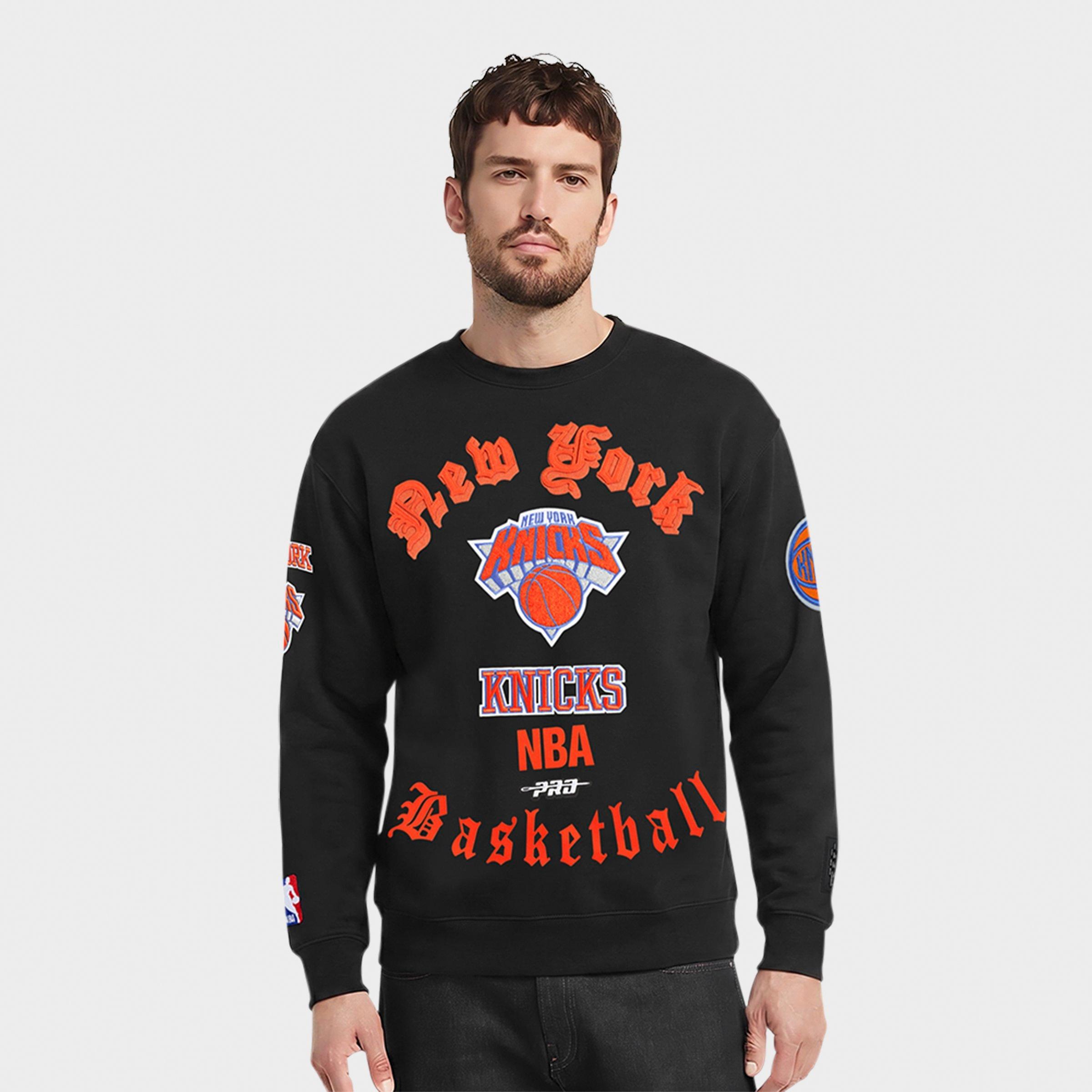 Pro Standard Men's New York Knicks NBA Old English Fleece Crewneck Sweatshirt in Black Size: Large