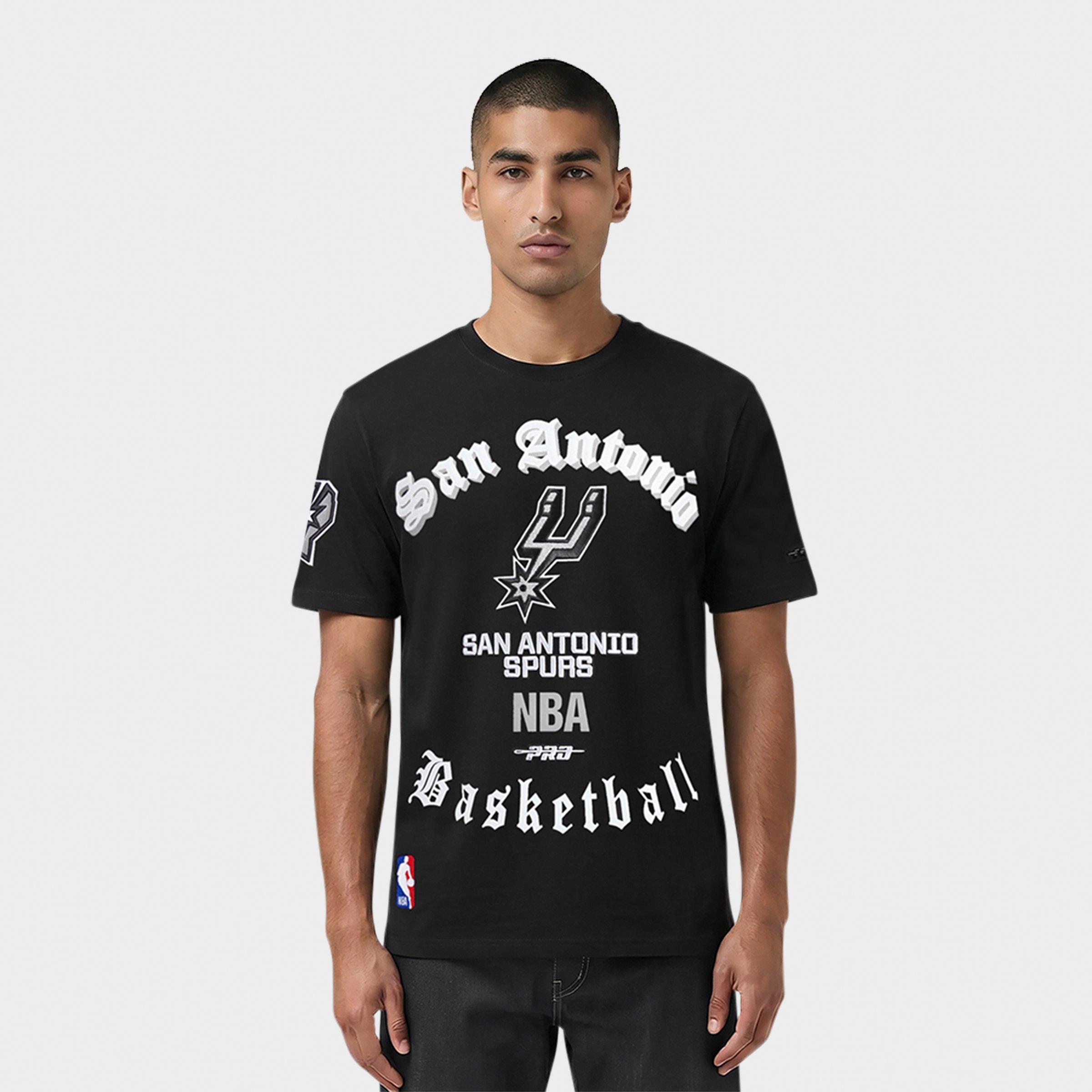 Pro Standard Men’s San Antonio Spurs NBA Old English T-Shirt in Black Size: Small