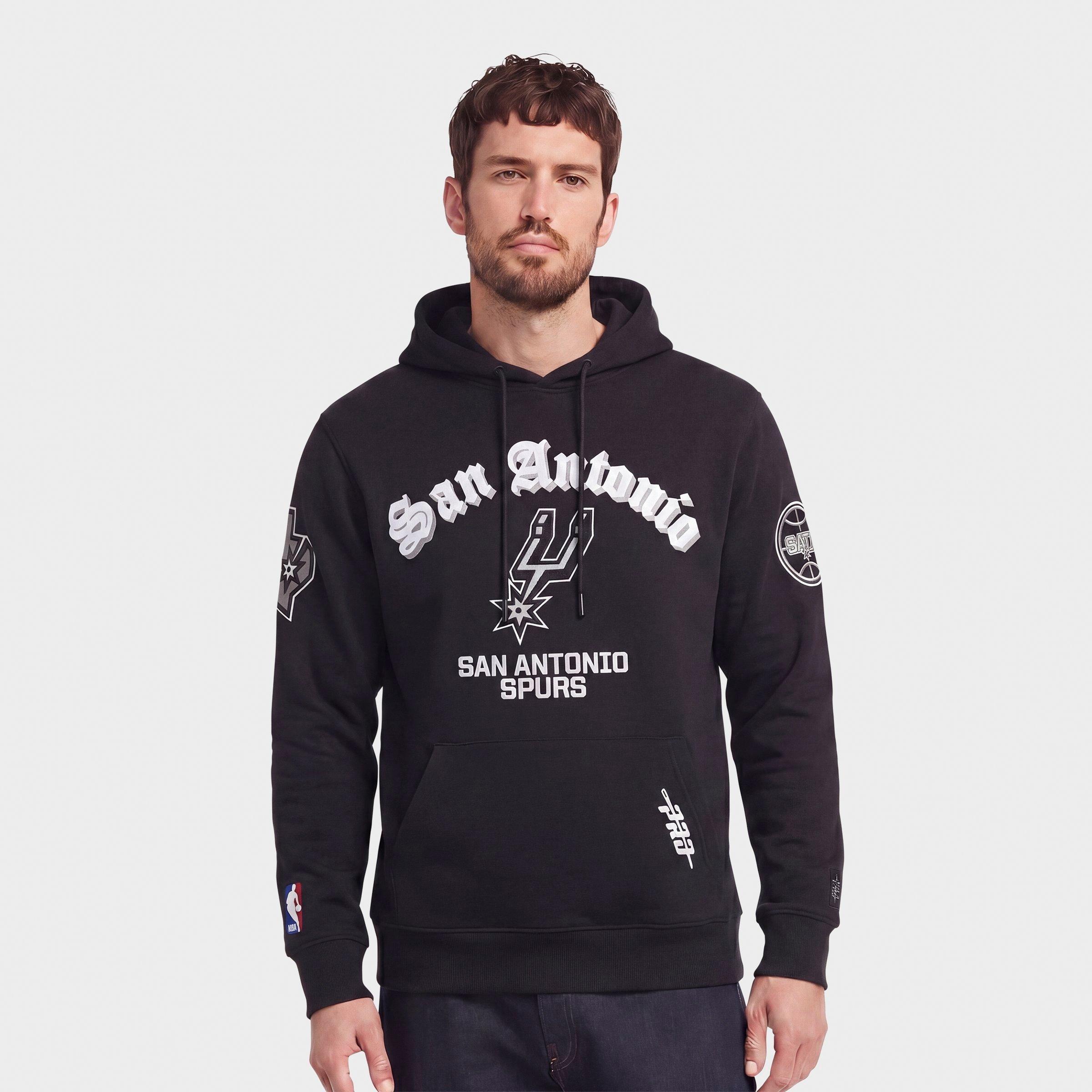 Pro Standard Men's San Antonio Spurs NBA Old English Fleece Pullover Hoodie in Black Size: Medium