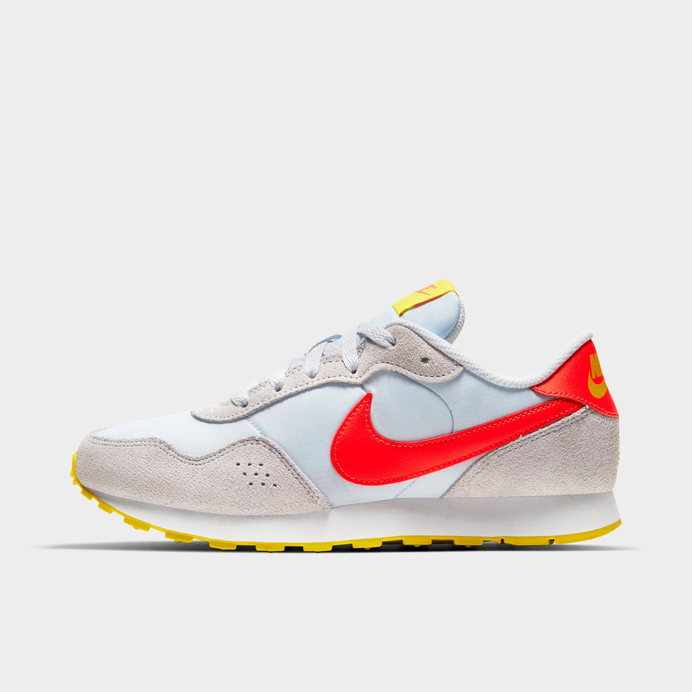 Nike Md Valiant Big Kids' Shoe In Light Blue/grey/bright Red