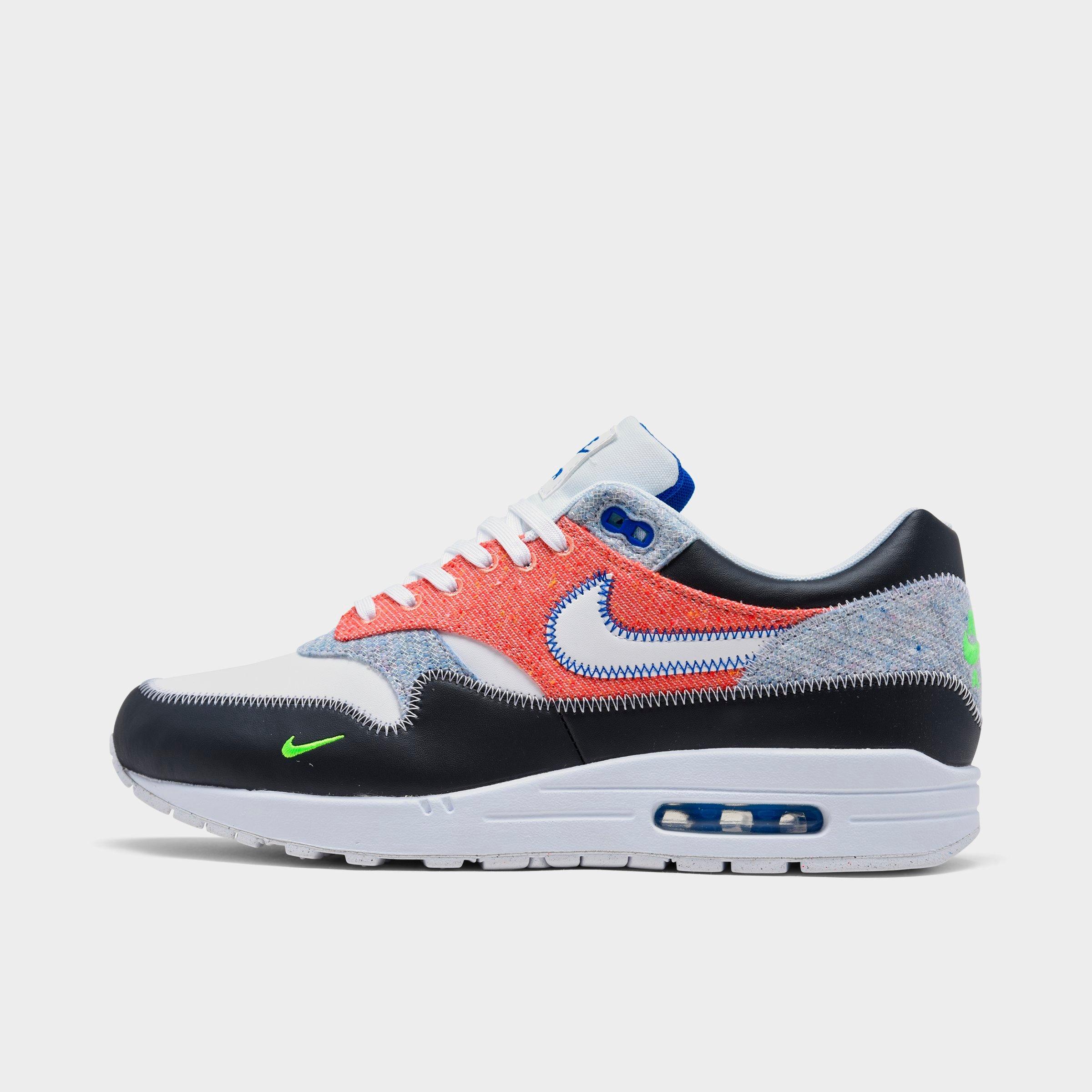 nike air max with lines