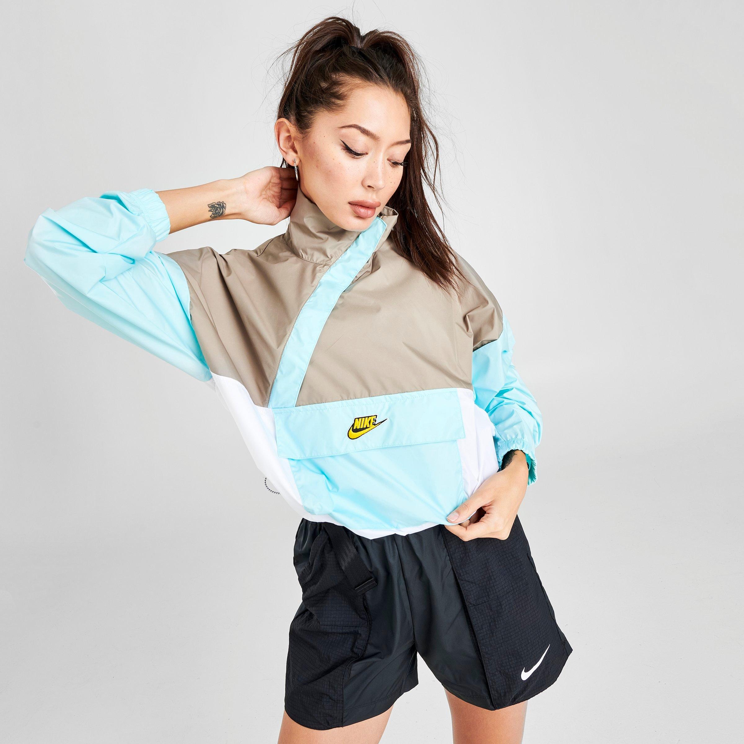 nike windbreaker outfit womens