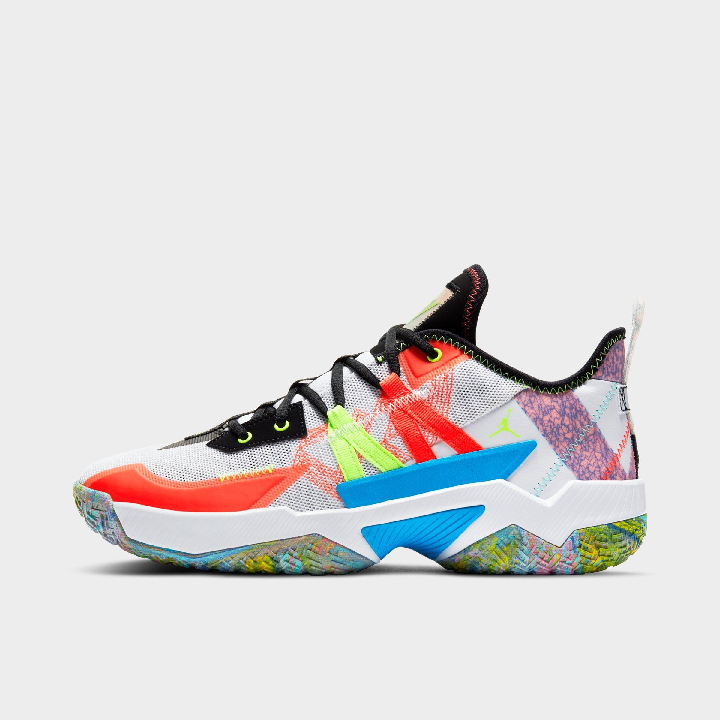 womens basketball shoes size 8