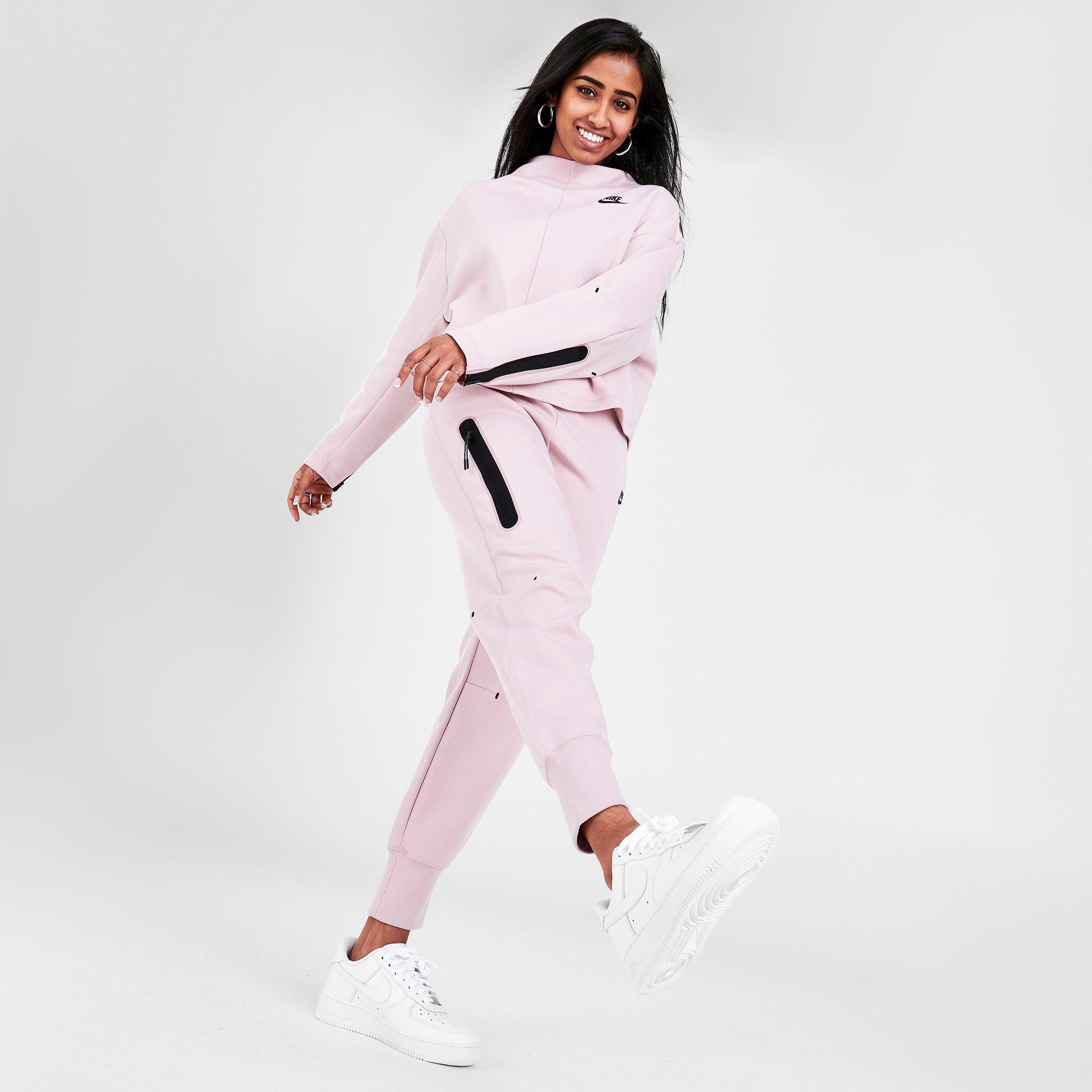 female nike tech suit