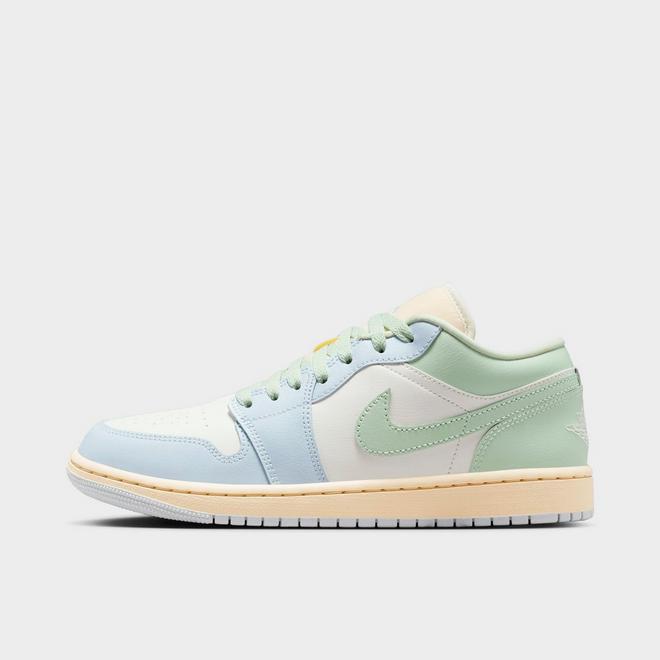 Women's Air Jordan Retro 1 Low Casual Shoes
