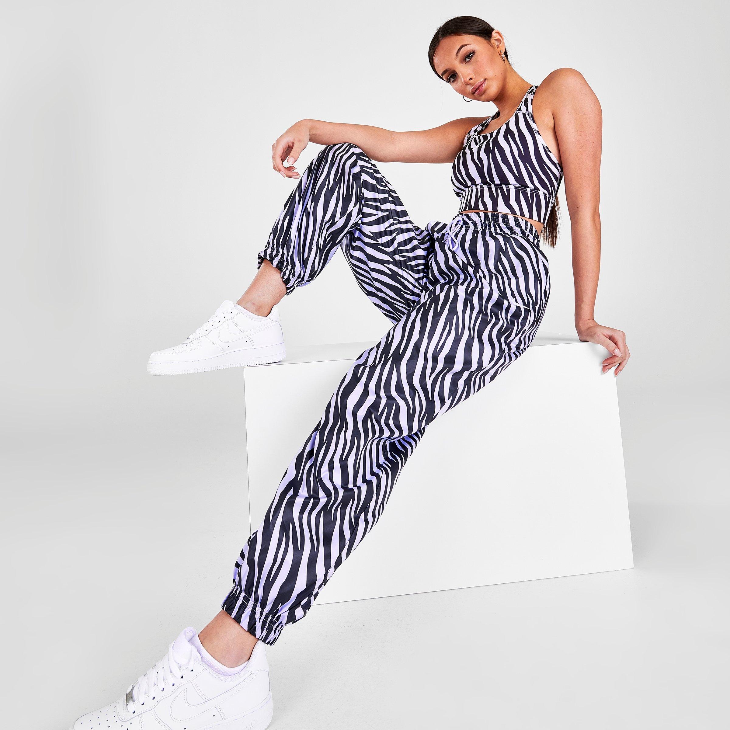 finish line nike women's apparel