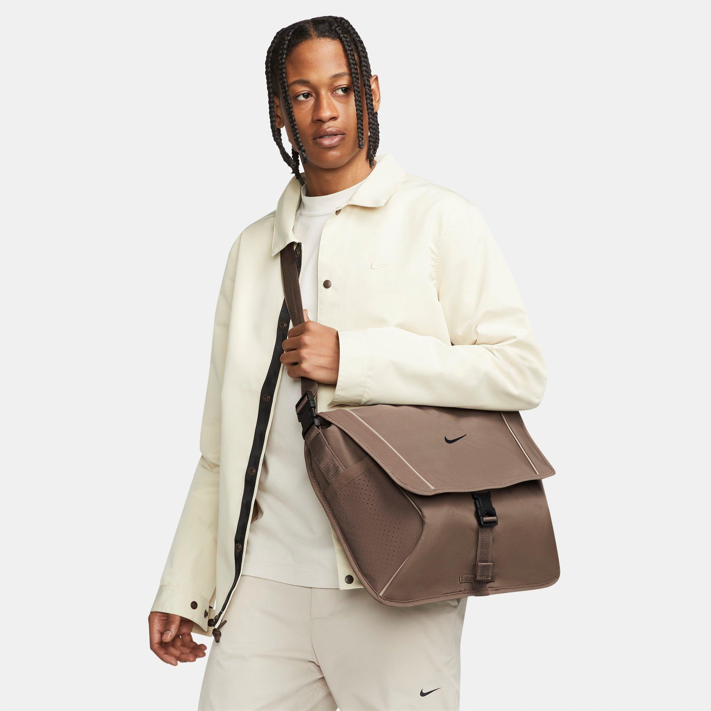 Shoulder bag 2025 nike sportswear essentials