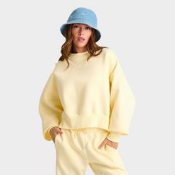 Women's New Balance Logo Crewneck Sweatshirt | Finish Line