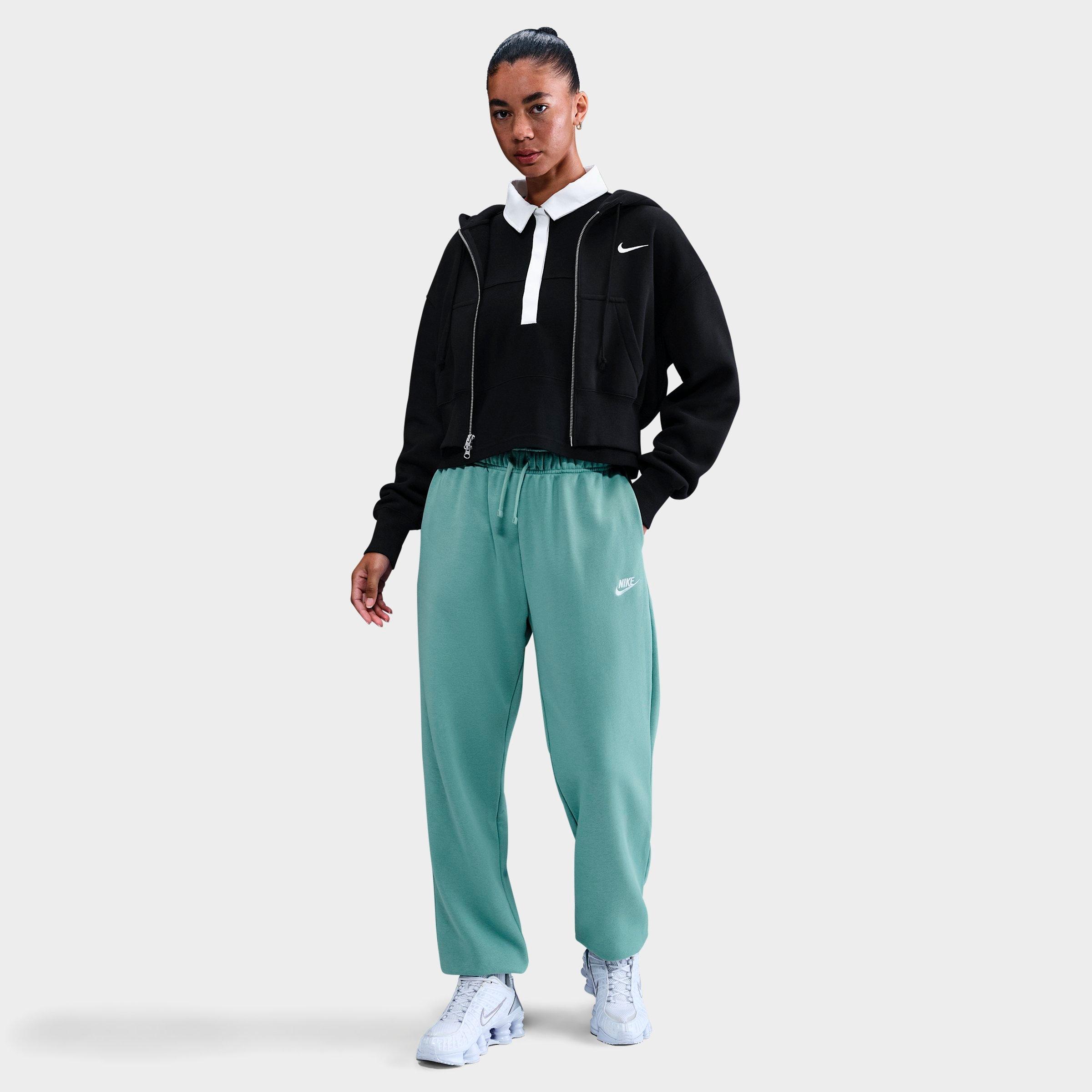 Nike Women's Sportswear Club Fleece Mid-Rise Oversized Sweatpants in Cannon/White Size: XS