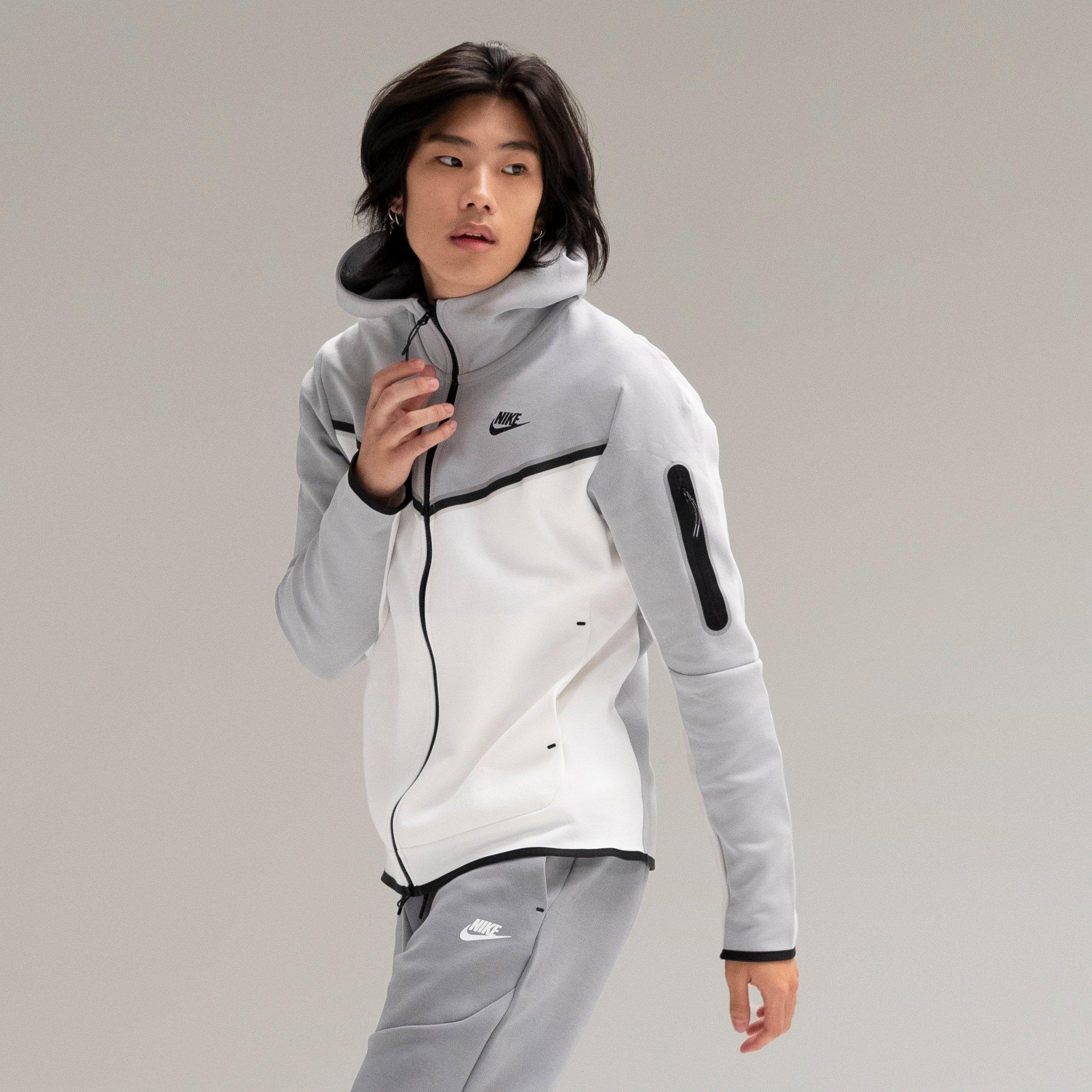 nike clothes model