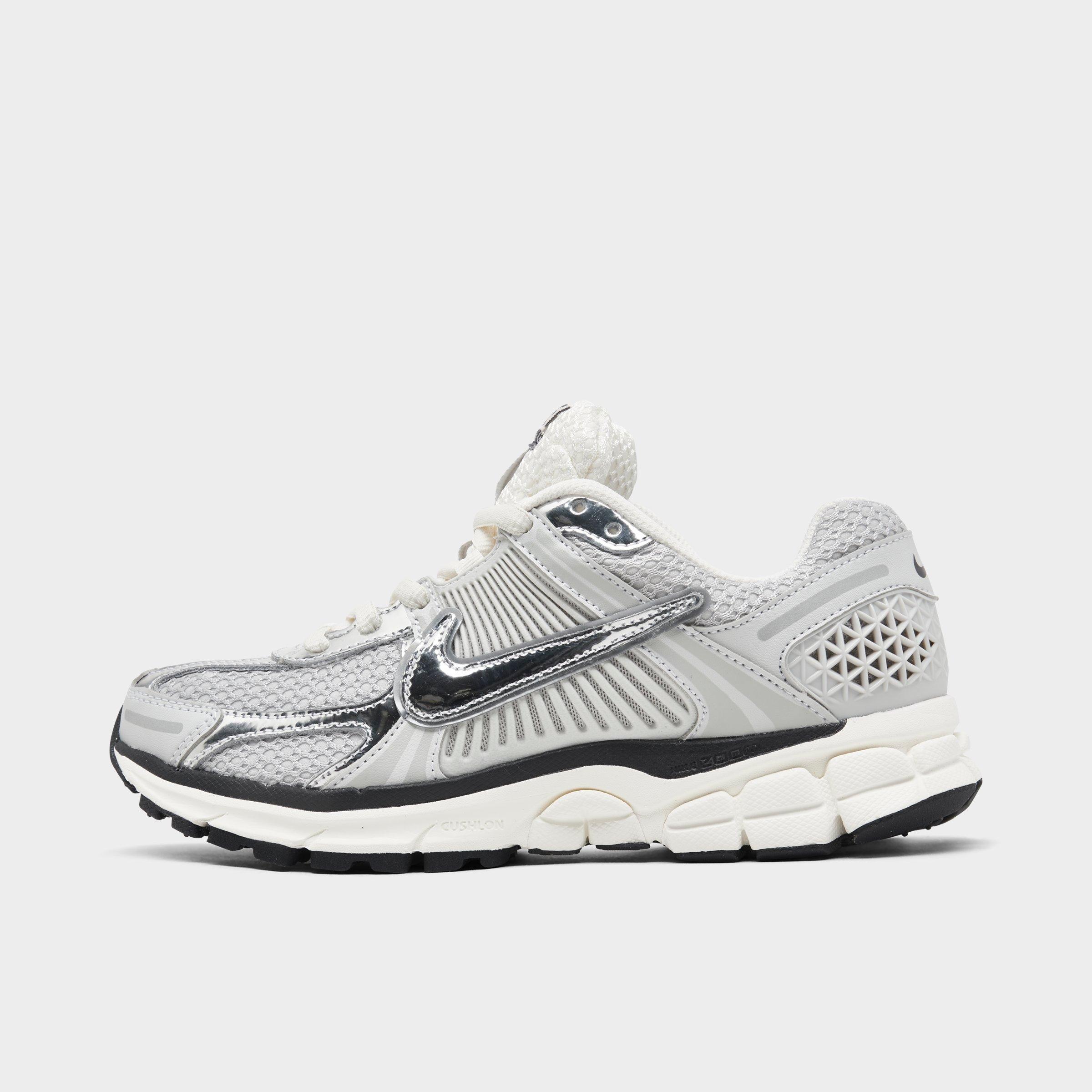 Nike Zoom Vomero 5 Sneaker In Photon Dust/chrome/gridiron/sail