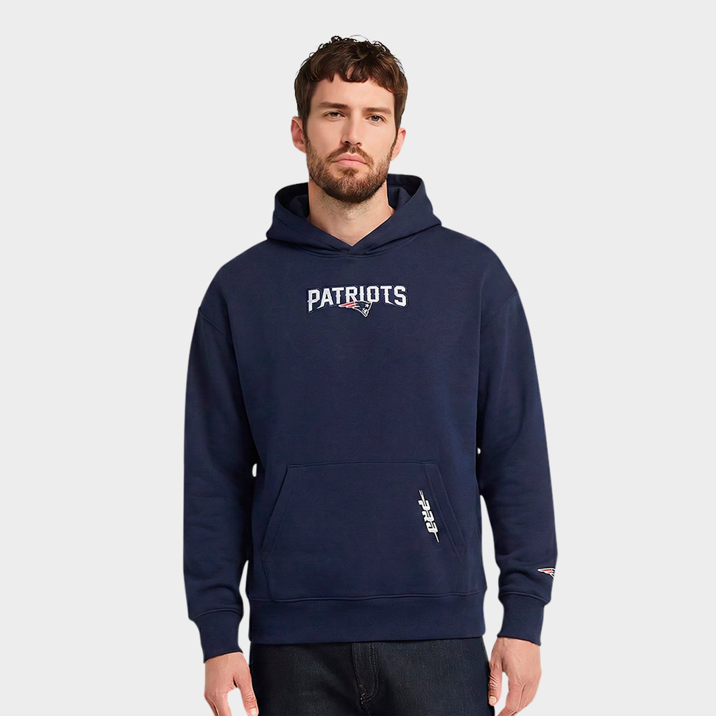 Pro Standard Men's New England Patriots NFL Wingspan Fleece Pullover Hoodie