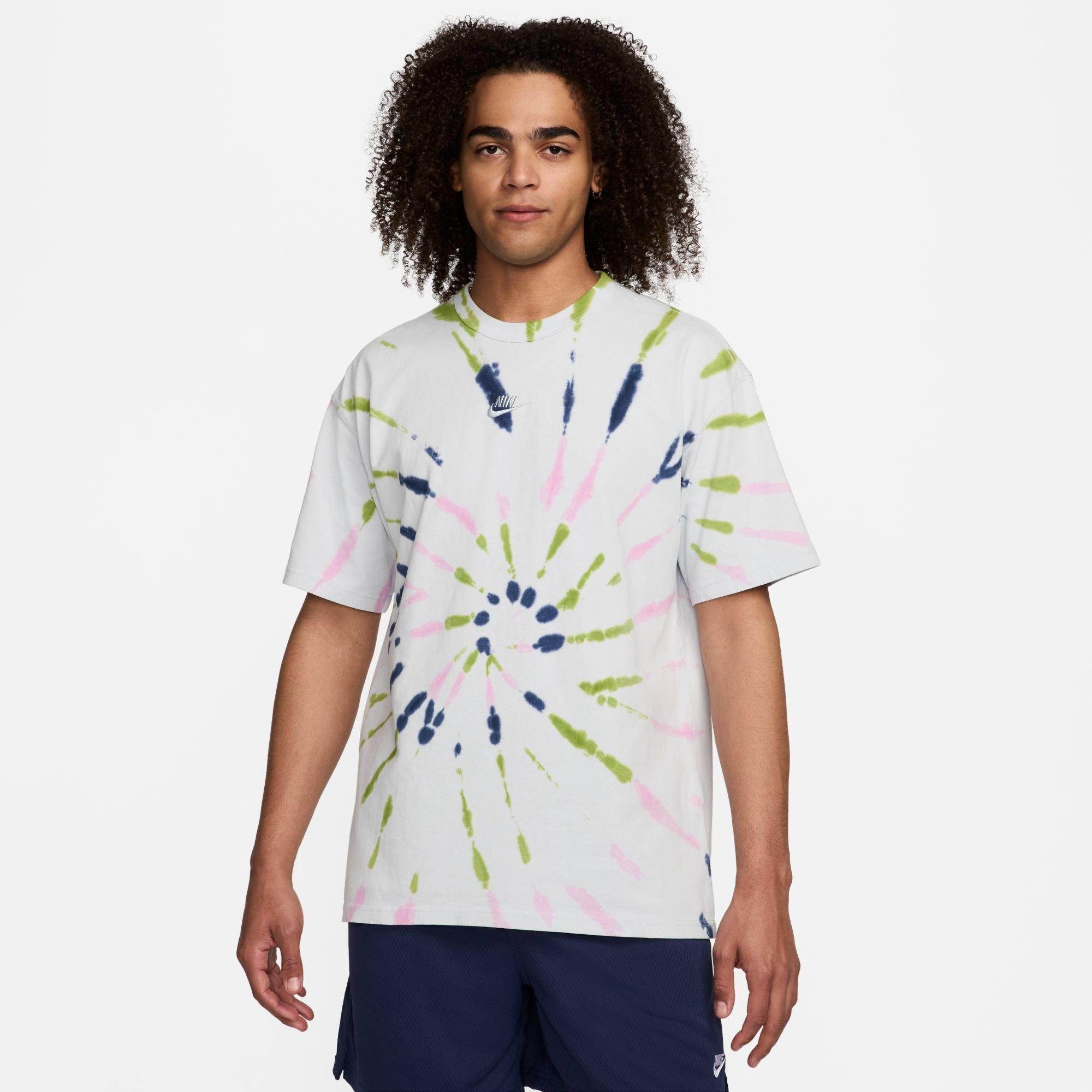 Nike Men's Sportswear Premium Essentials Max90 T-Shirt in Pure Platinum Size: XS