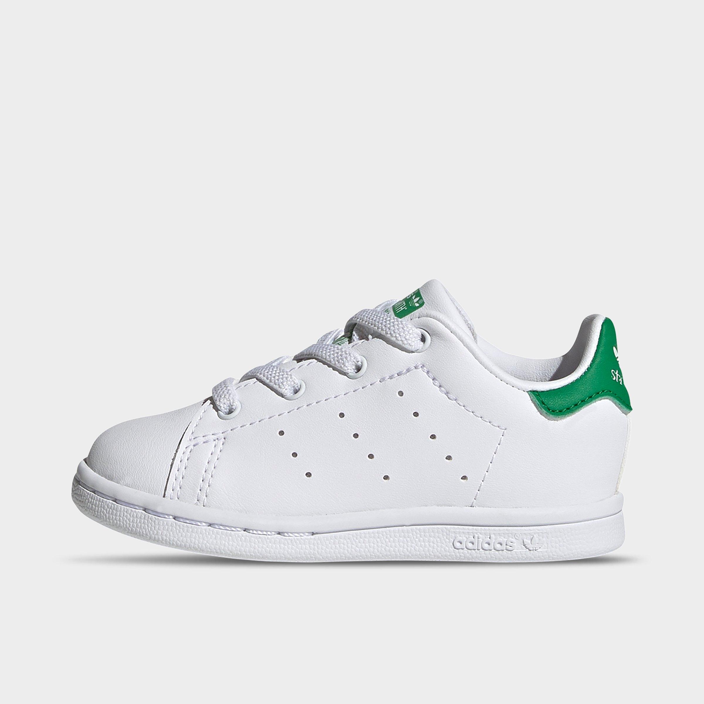 sneaks up stan smith