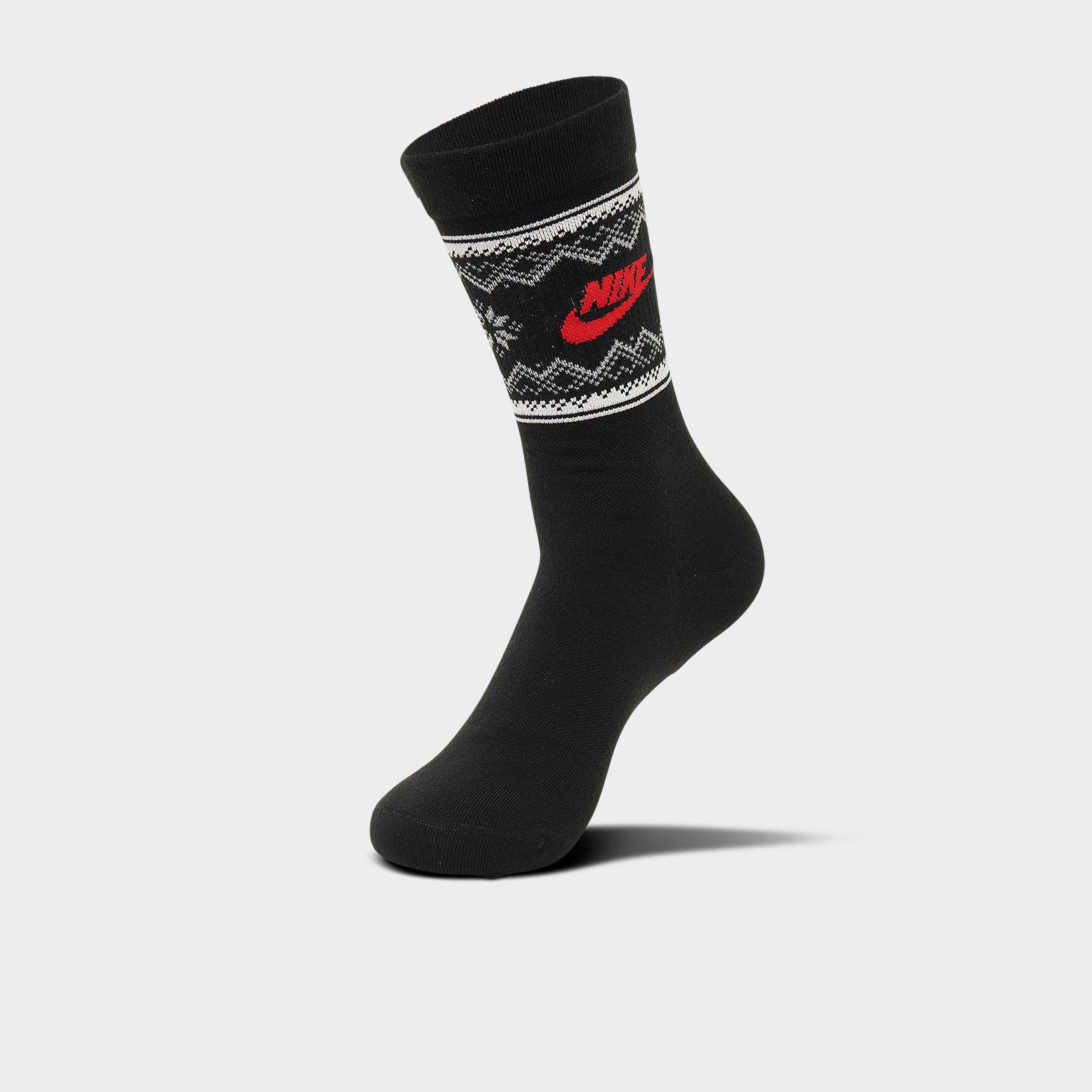 Nike Everyday Essentials Crew Socks in Black/Coconut Milk/University Red Size: Medium