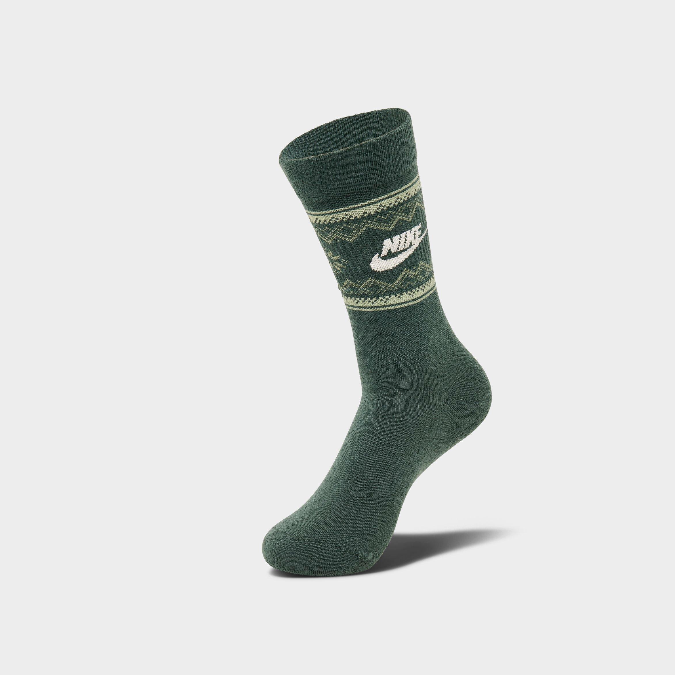 Nike Everyday Essentials Crew Socks in Vintage Green/Oil Green/Coconut Milk Size: Medium