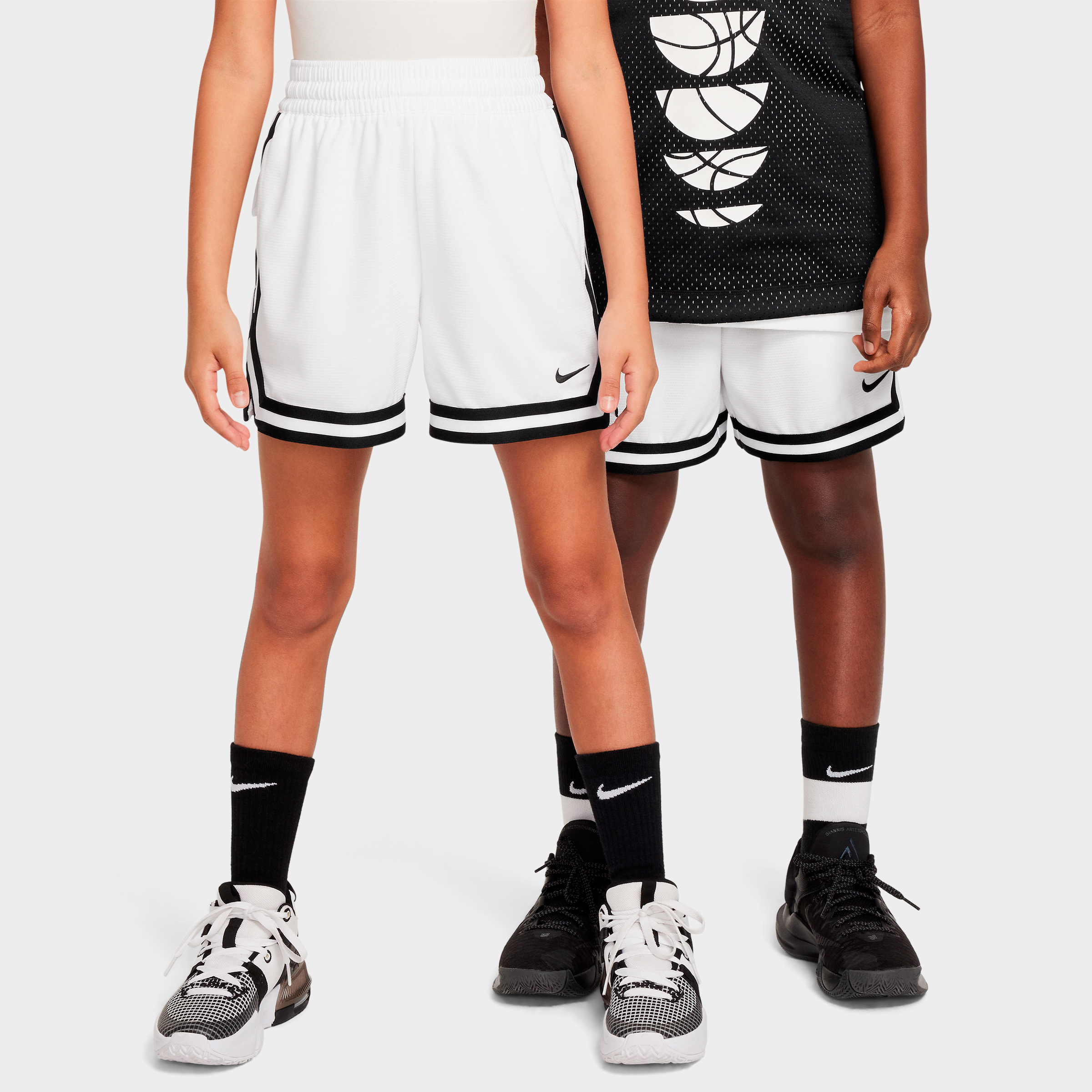 Nike Big Kids DNA 5 Inch Inseam Basketball Shorts in White/Black Size: XS