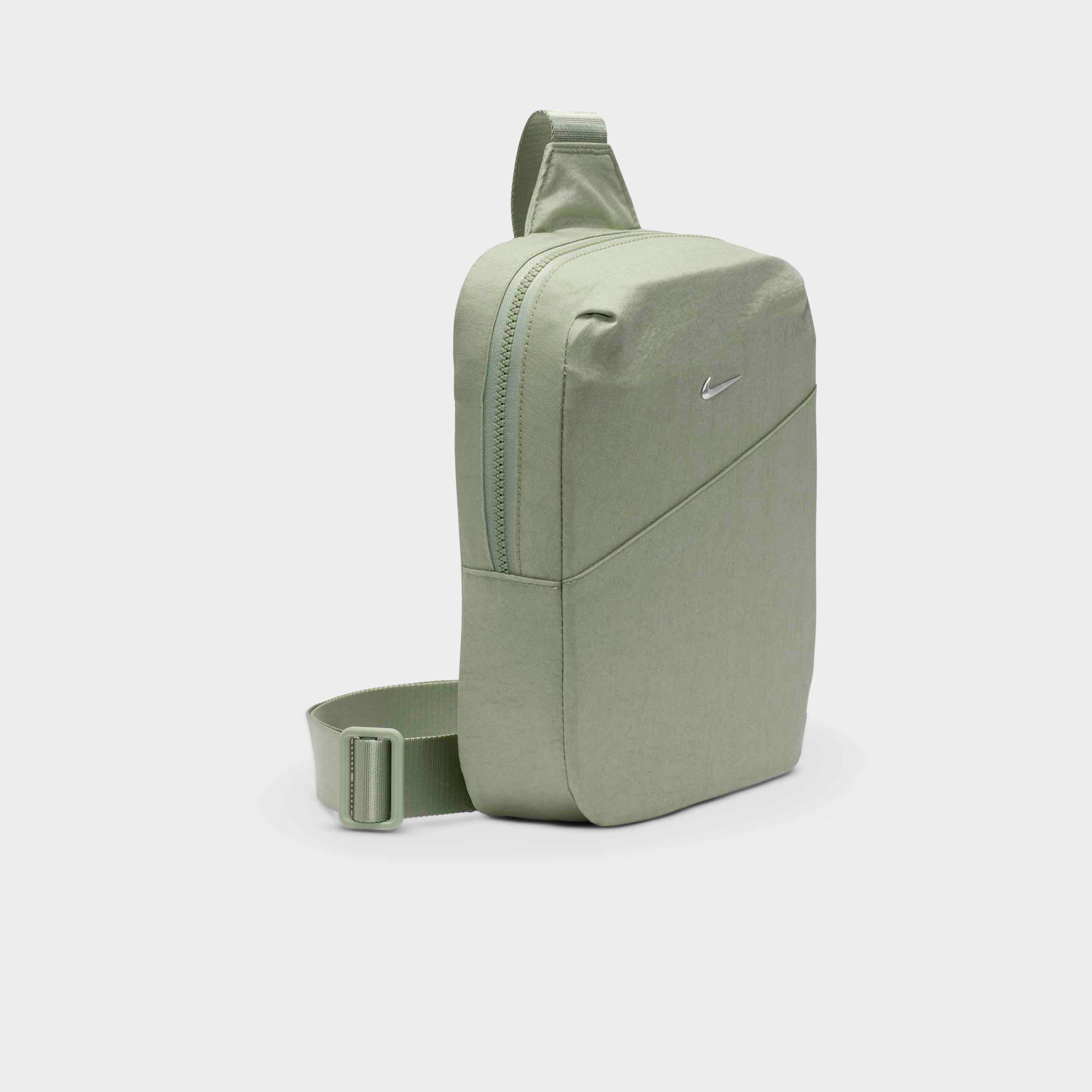 Nike Aura Crossbody Bag (5L) in Green/Jade Horizon Size NOSIZ 100% Nylon