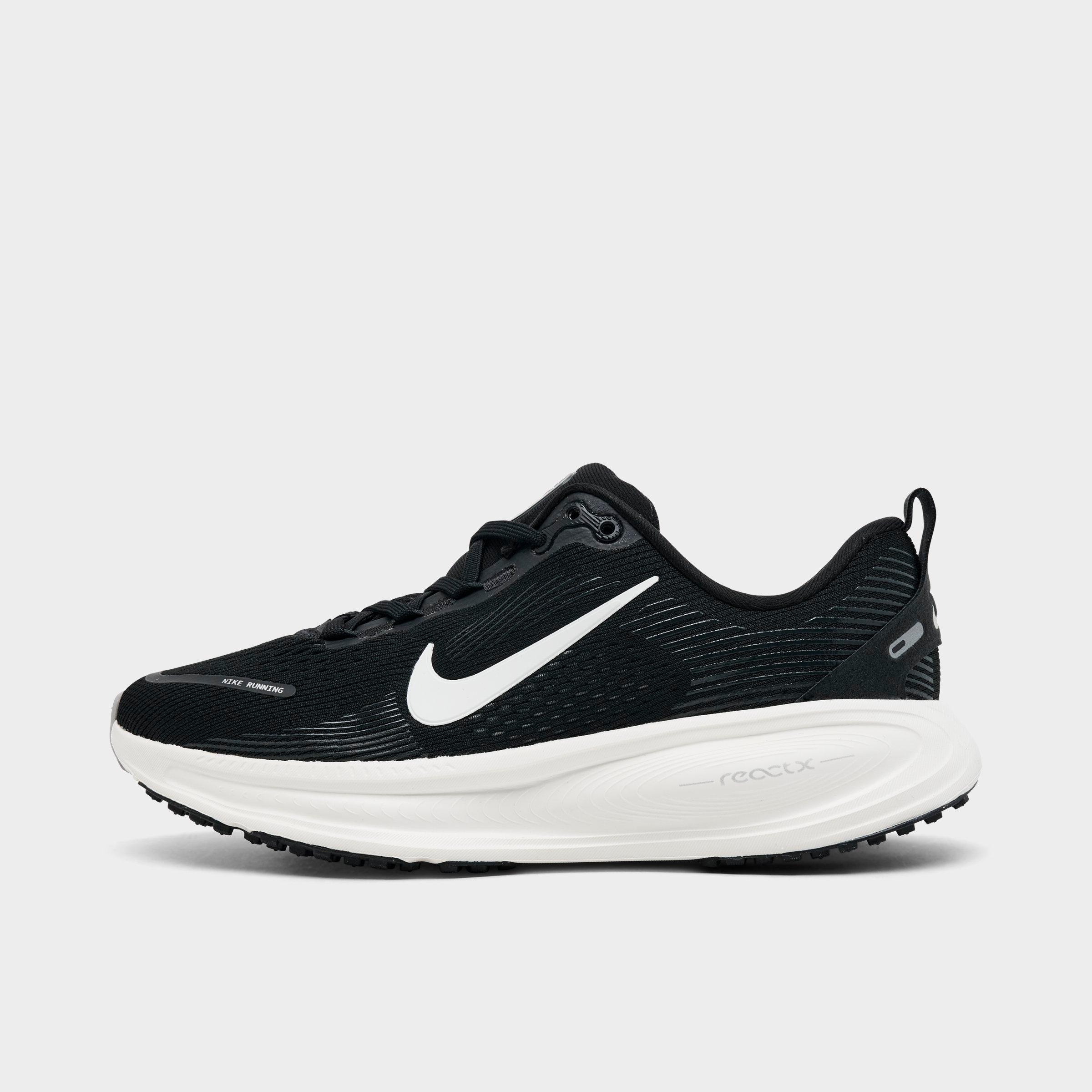 Nike Big Kids Vomero 18 Running Shoes in Black/Summit White Size: 3.5