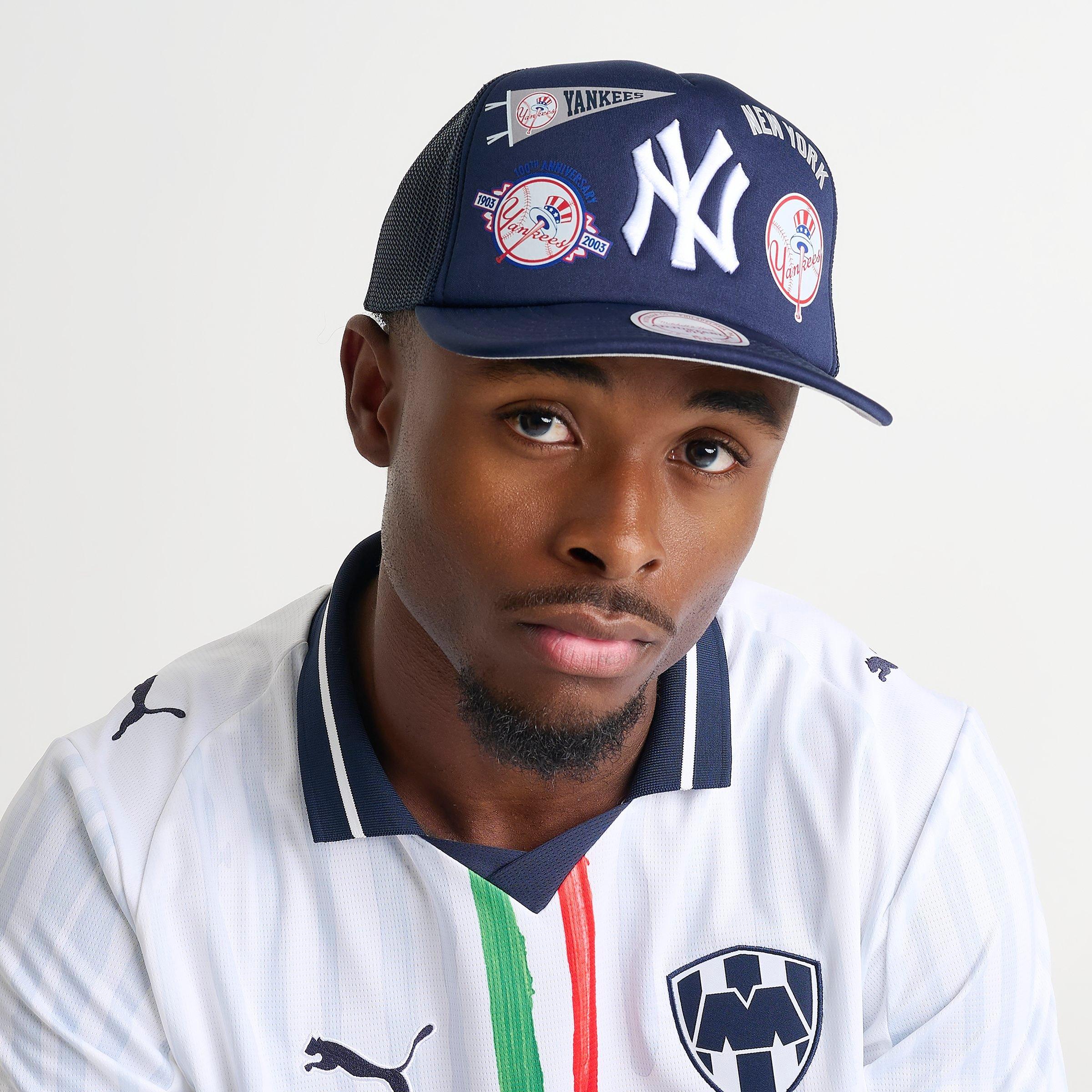 Mitchell & Ness New York Yankees MLB Trucker Hat in Navy/White