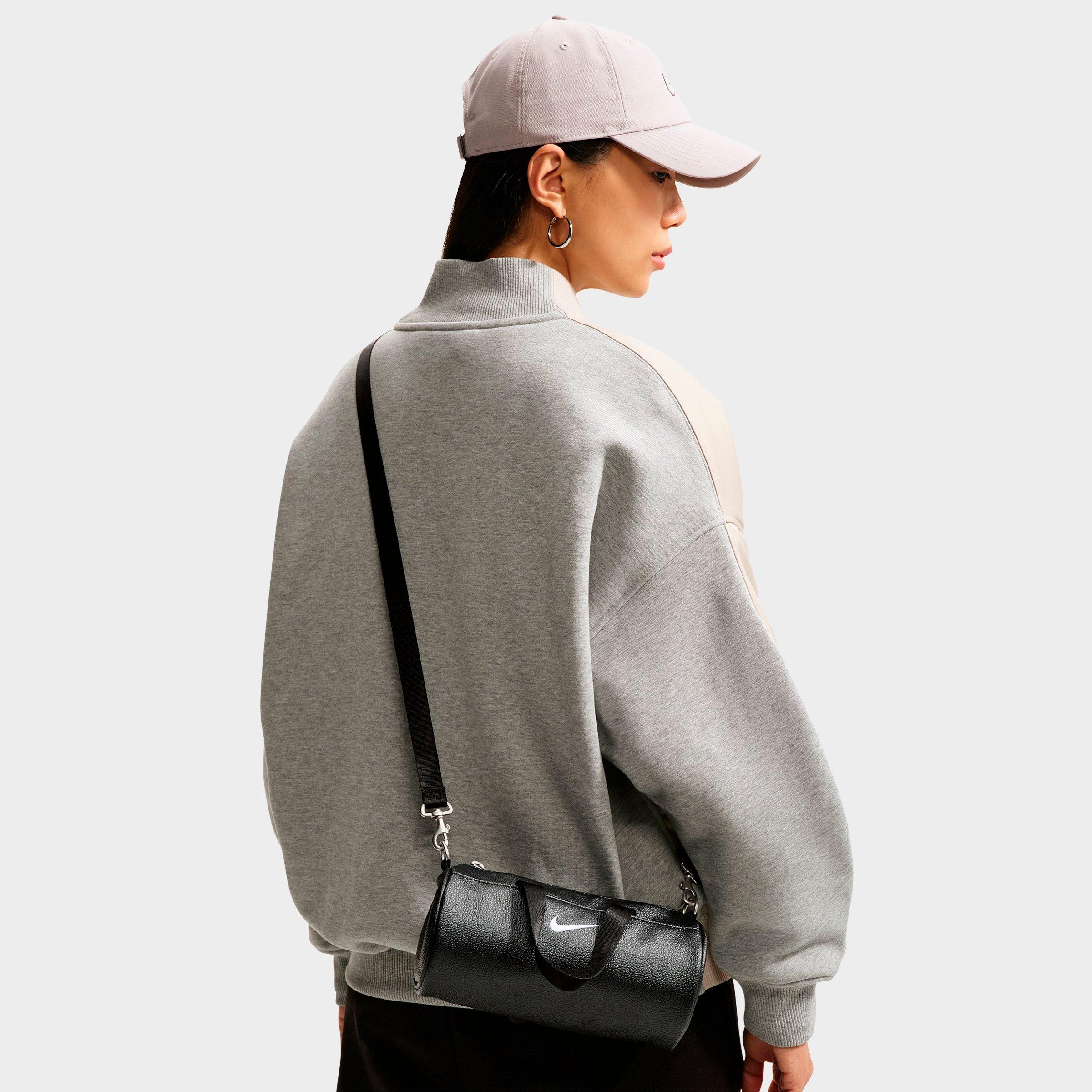 Nike Clash Mini Barrel Bag (3L) in Black/White