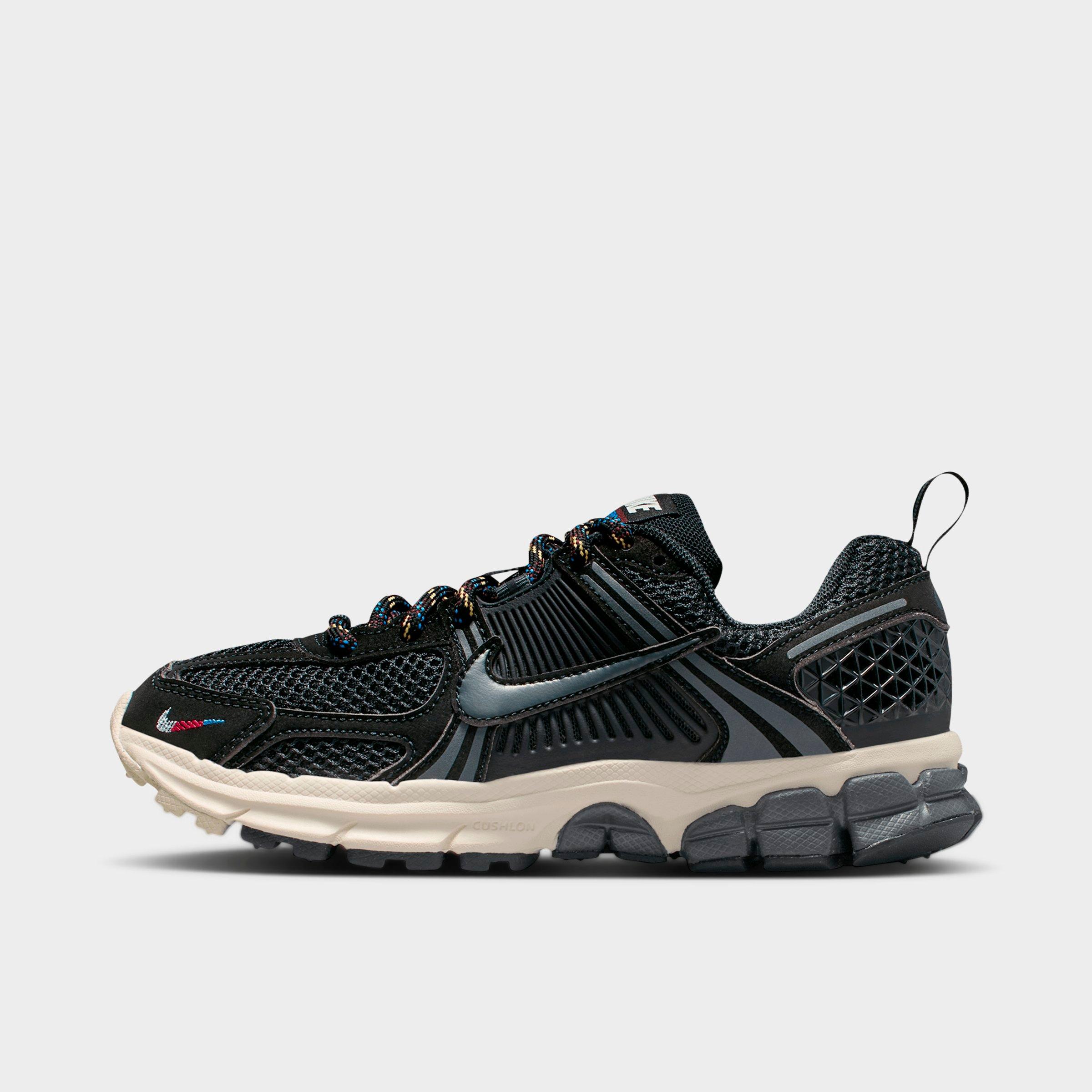 Nike Big Kids Vomero 5 Casual Shoes in Black/Soft Pearl/Burgundy Crush Size: 3.5