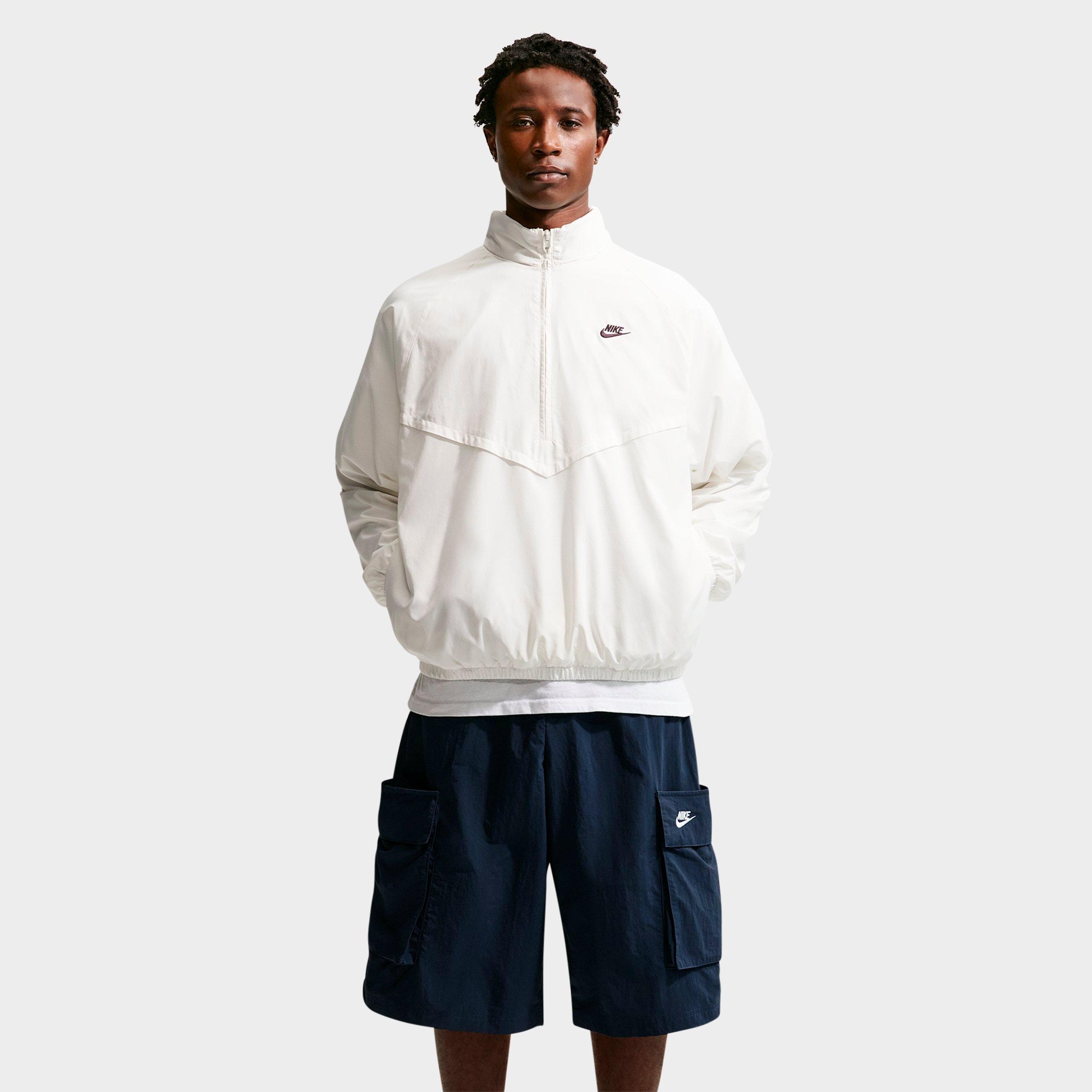 Nike Men's Sportswear Club Oversized Cargo Shorts in Obsidian/White Size: Medium