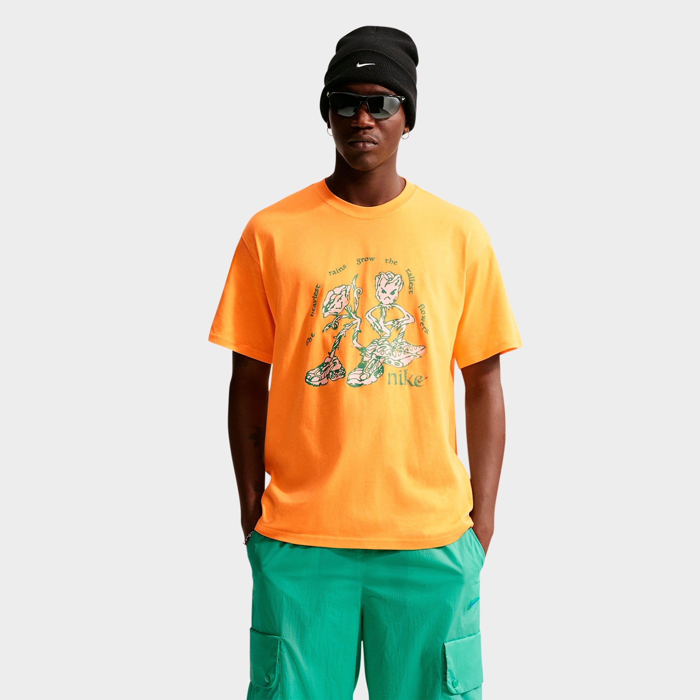 Nike Men's Sportswear Tallest Flowers T-Shirt in Sundial Size: Medium