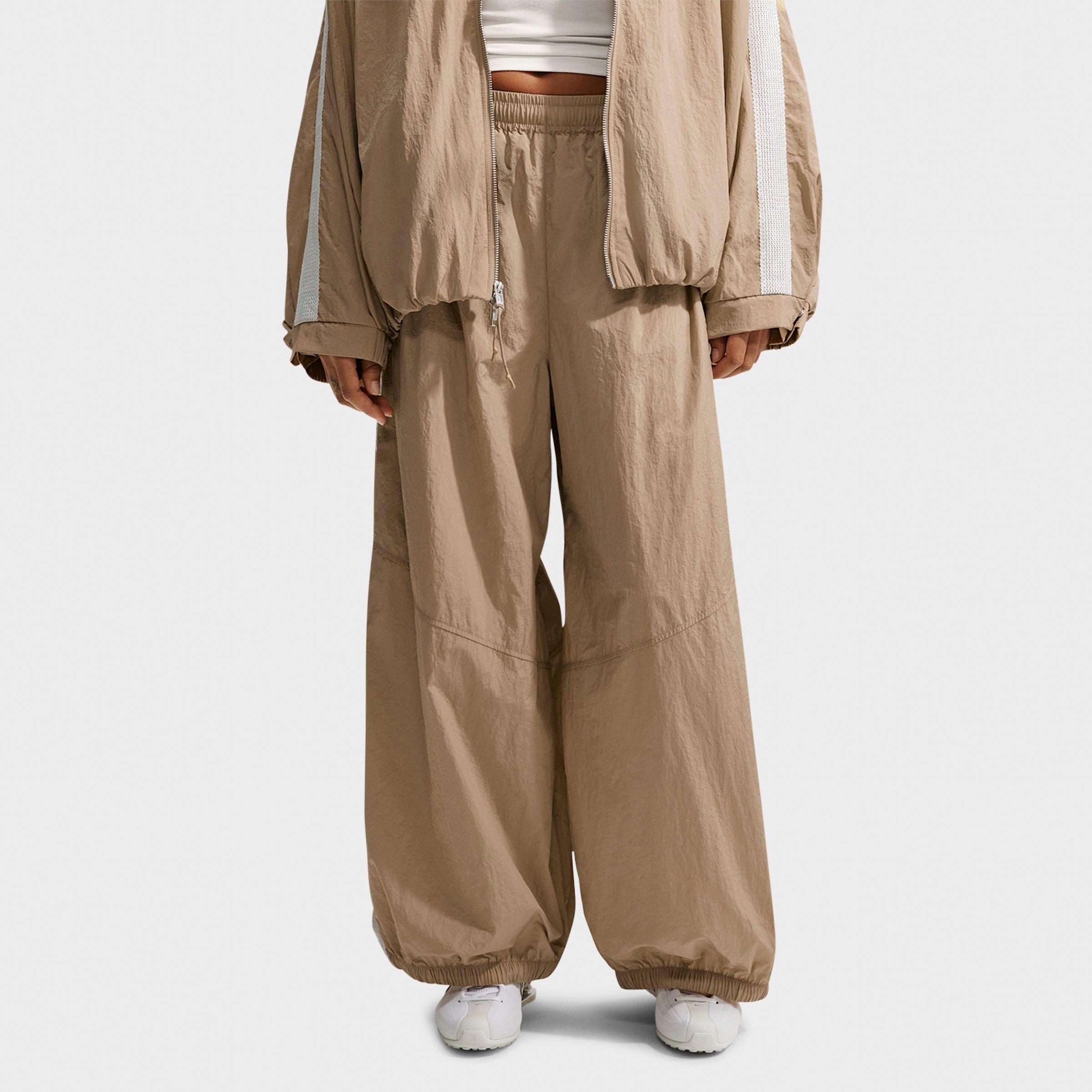 Nike Women's Sportswear Oversized High-Waisted Balloon Track Pants in Parachute Beige/Sail/Parachute Beige Size: XL