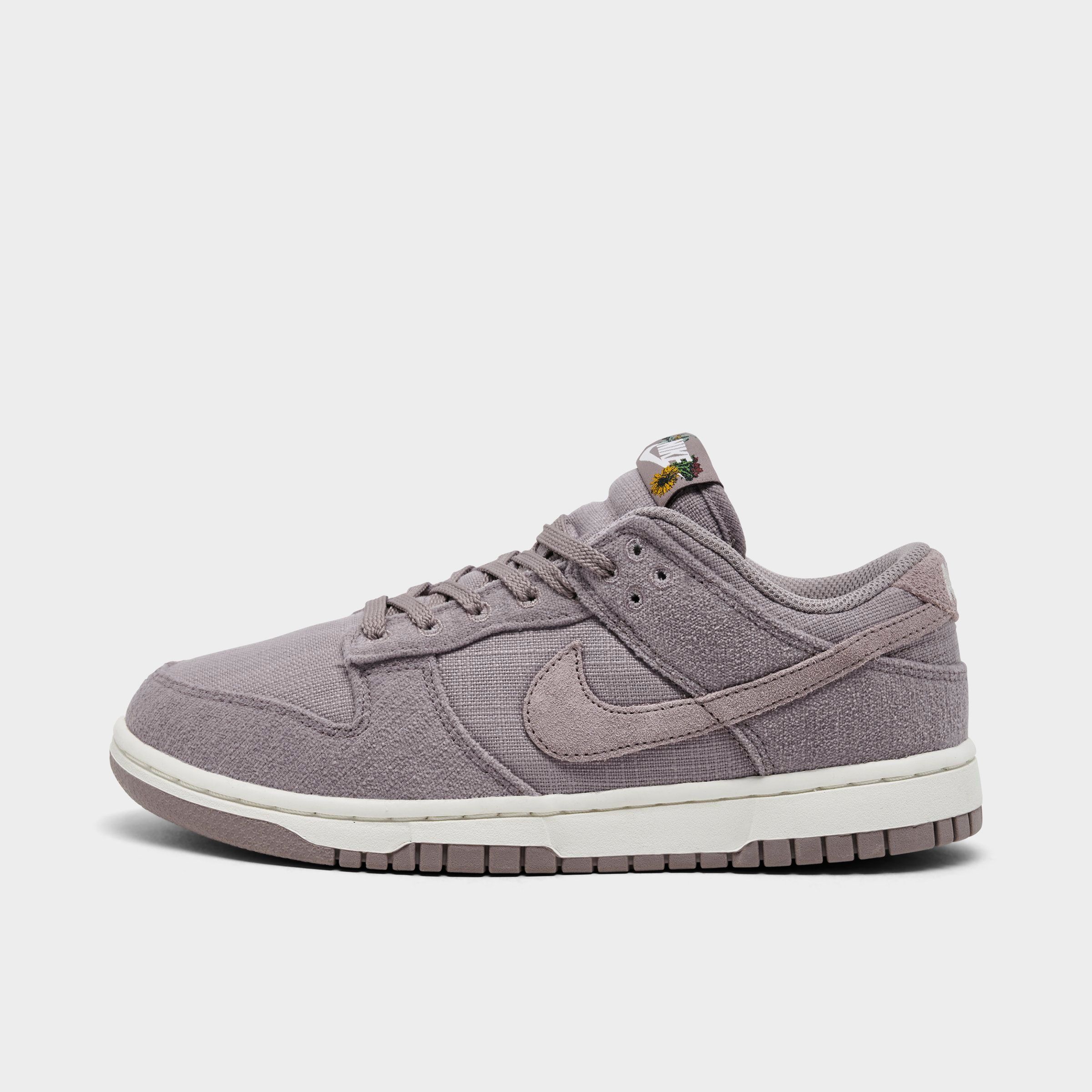 Nike Women's Dunk Low SE Casual Shoes