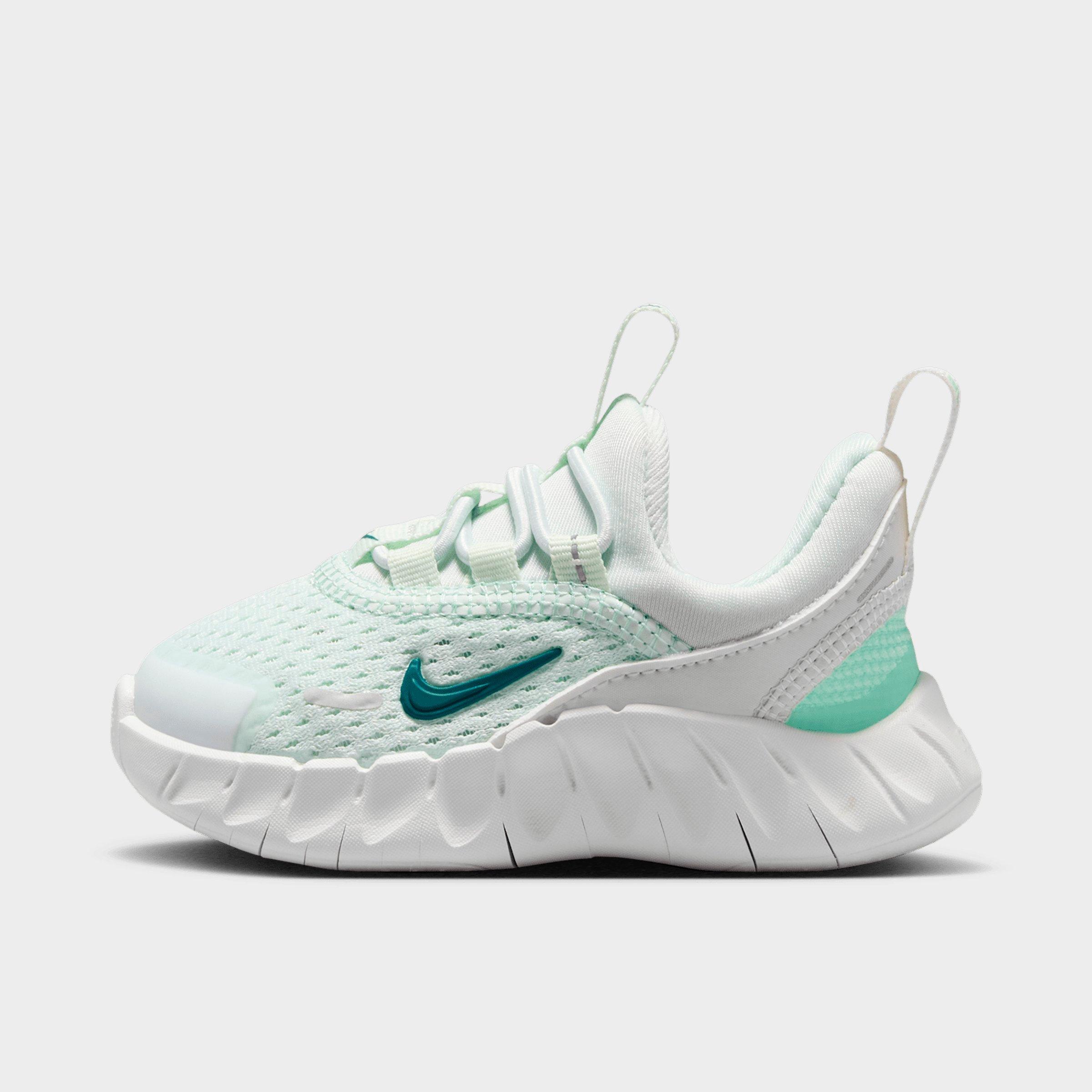 Nike Kids Toddler Free Ride Stretch Lace Running Shoes in Barely Green/Arctic Green/Phantom Size: 9.0