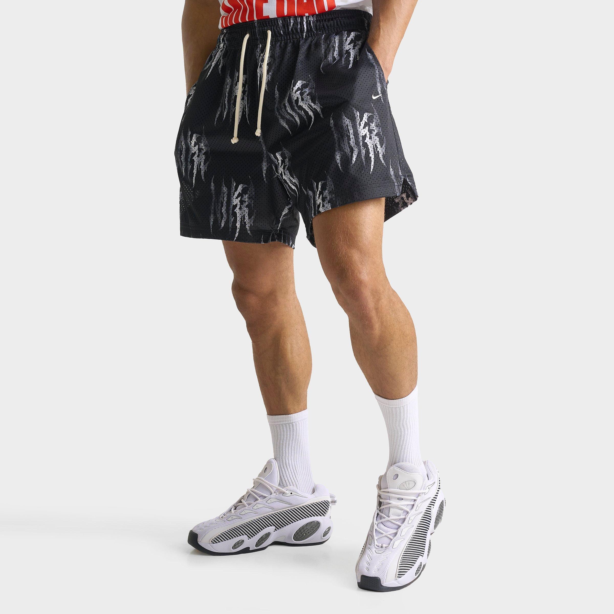 Nike Men's Standard Issue Practice Wordmark Print Mesh 5" Basketball Shorts in Black/Pale Ivory Size: Large