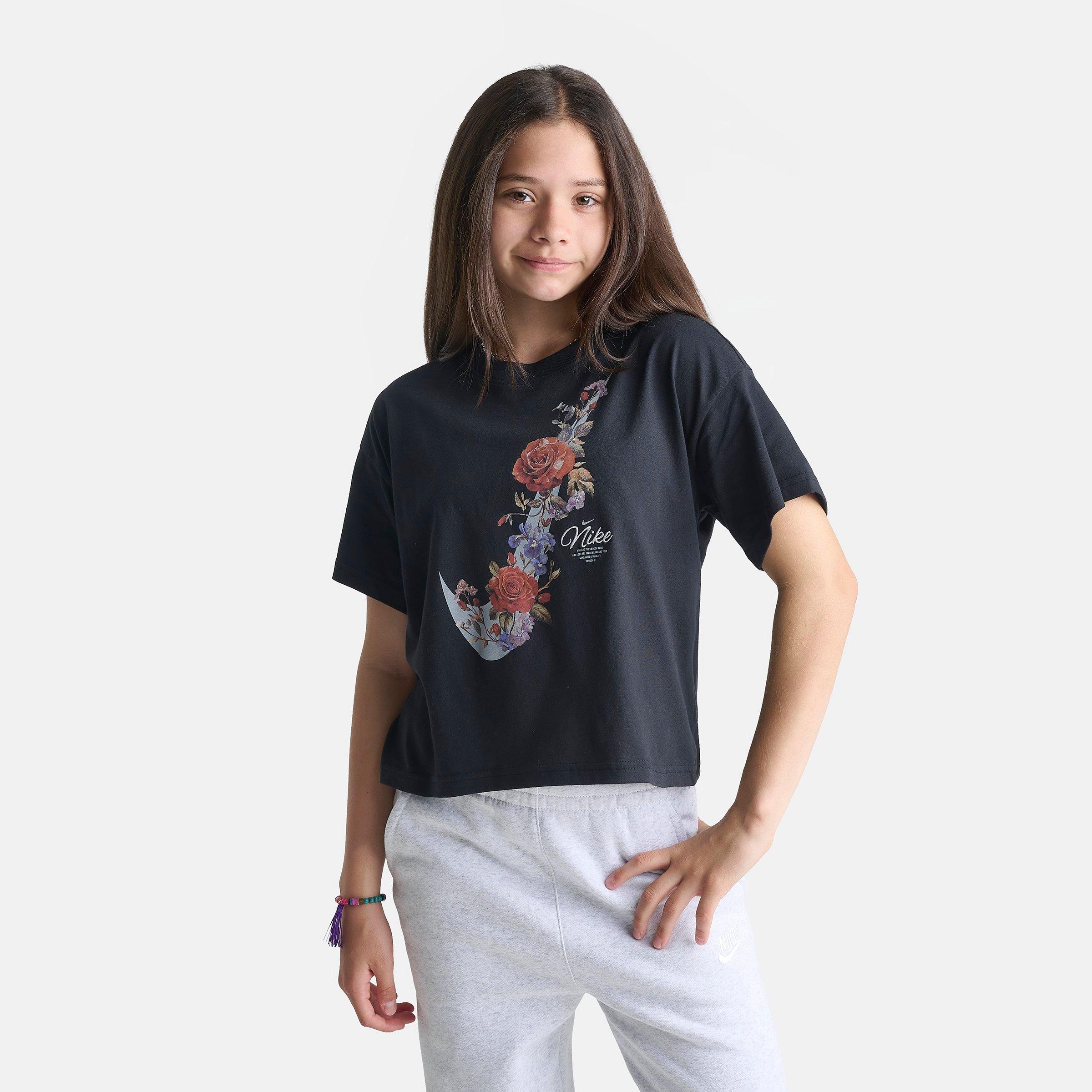 Nike Girls' Big Kids Sportswear Essentials Bloom Boxy T-Shirt in Black/Wolf Grey Size: Large