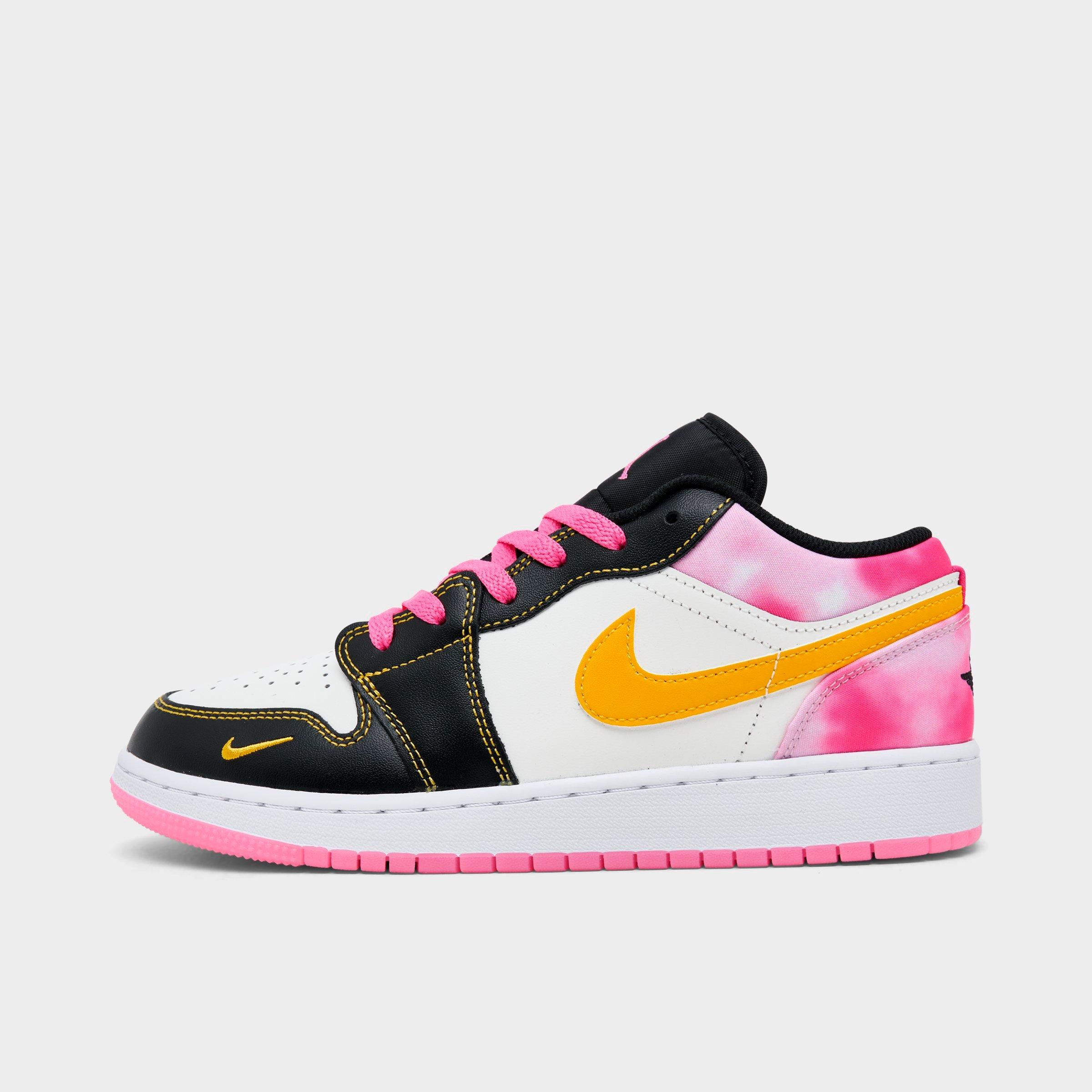 Jordan Big Kids Air 1 Low SE Casual Shoes in Black/University Gold/Sail Size: 5.5
