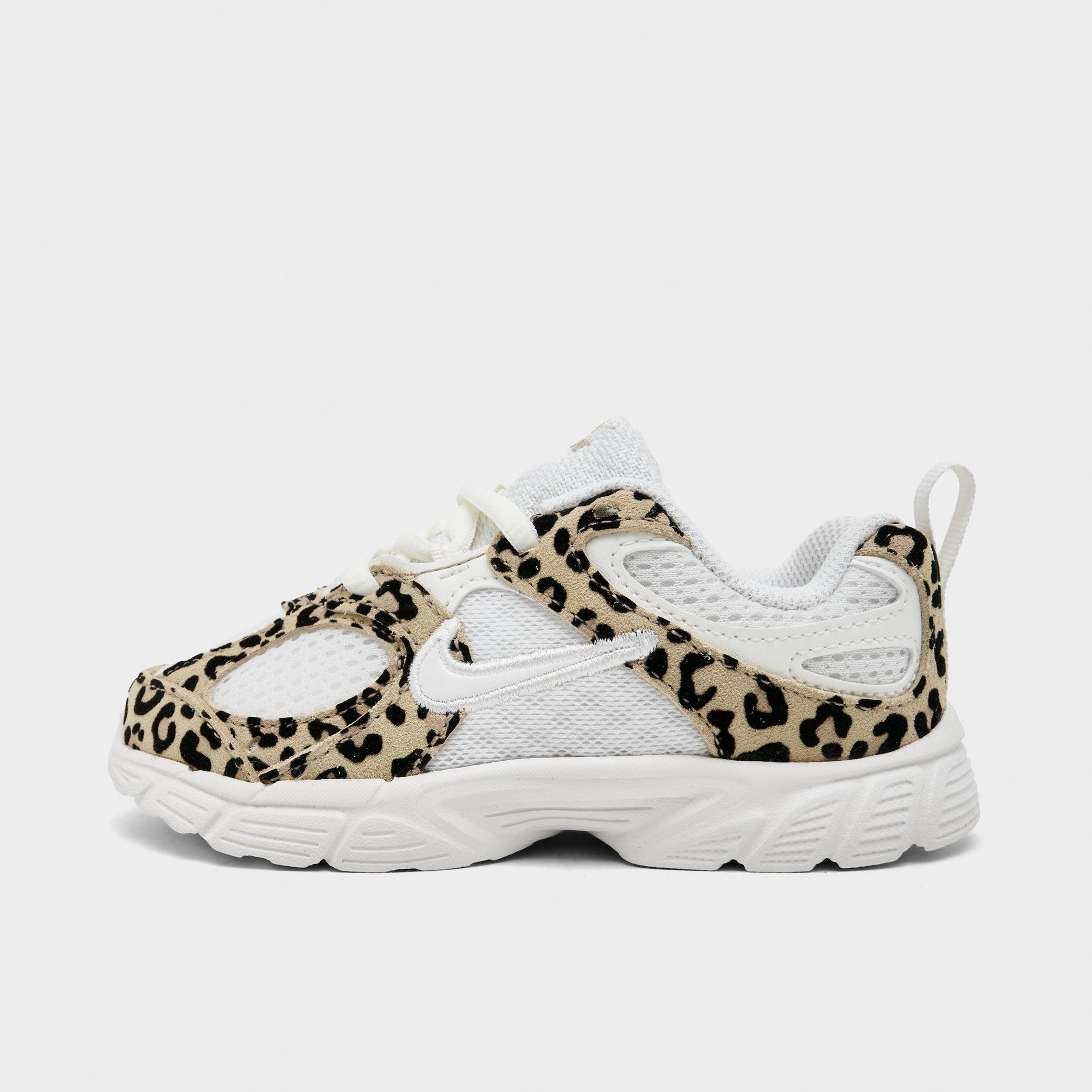 Nike Girls' Infant and Toddler V5 RNR Casual Shoes