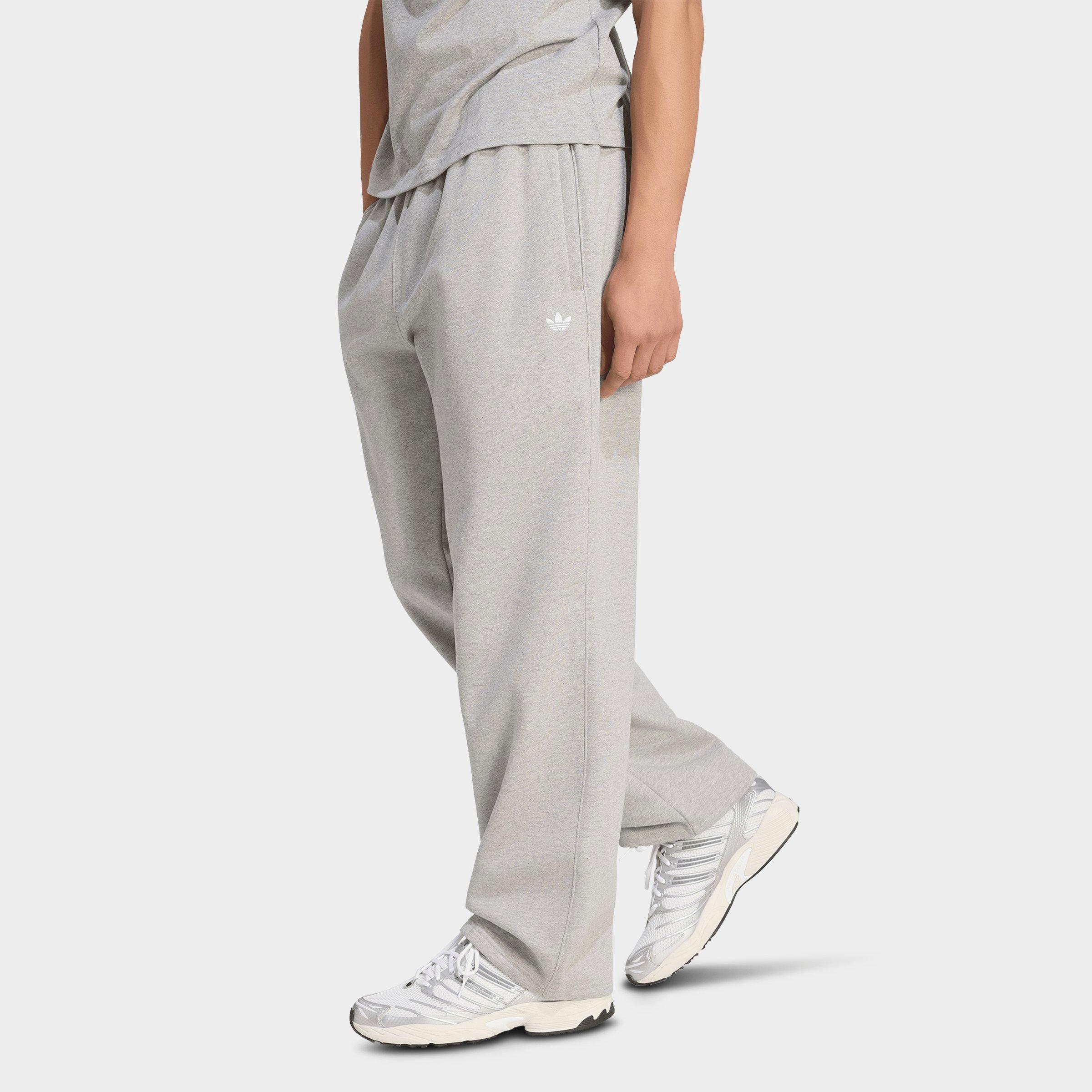 adidas Men's Originals Trefoil Essentials Fleece Sweatpants in Medium Grey Heather Size: Small
