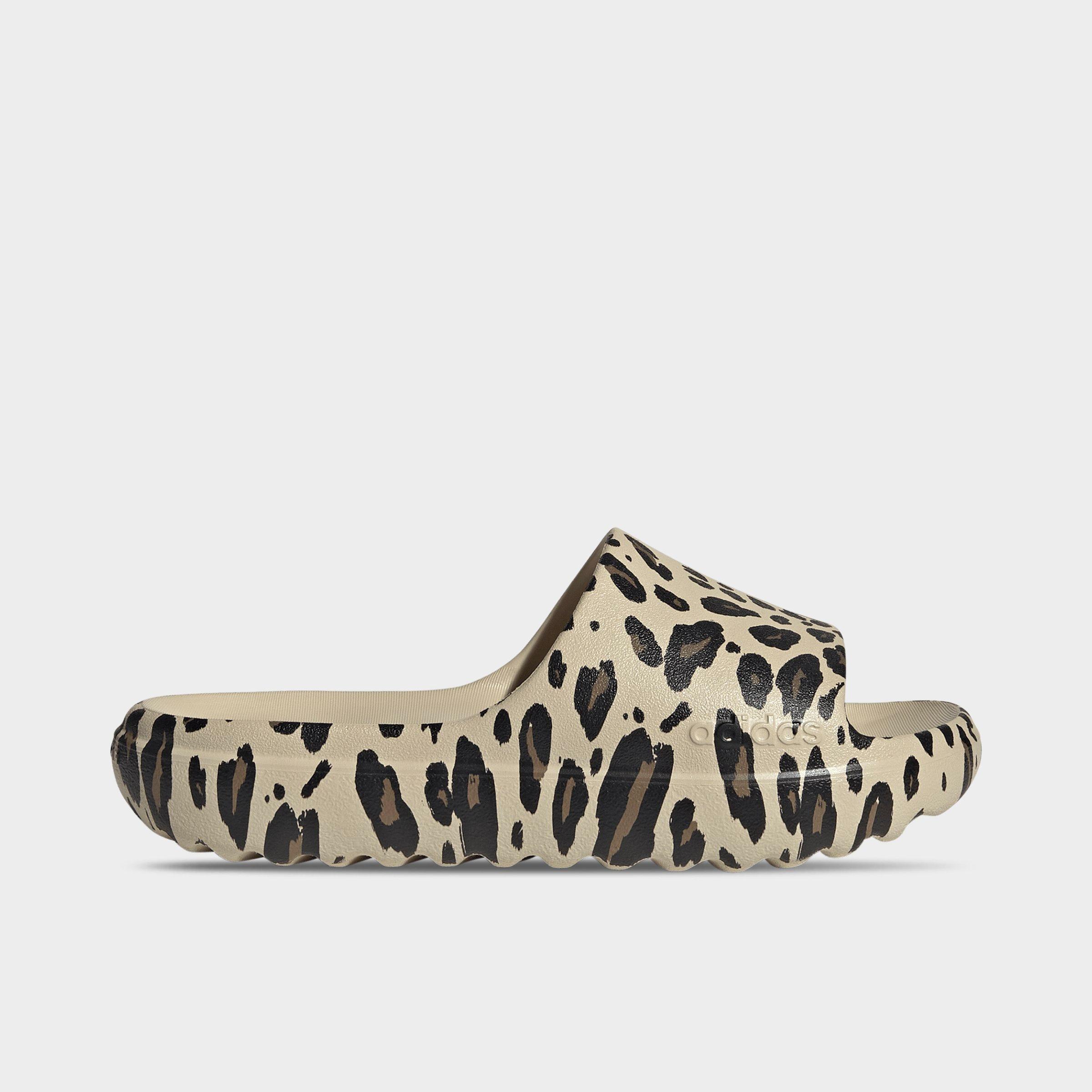 adidas Girls' Big Kids adilette Lumia Slide Sandals in Crystal Linen/Core Black/Khaki Six Size: 3.0