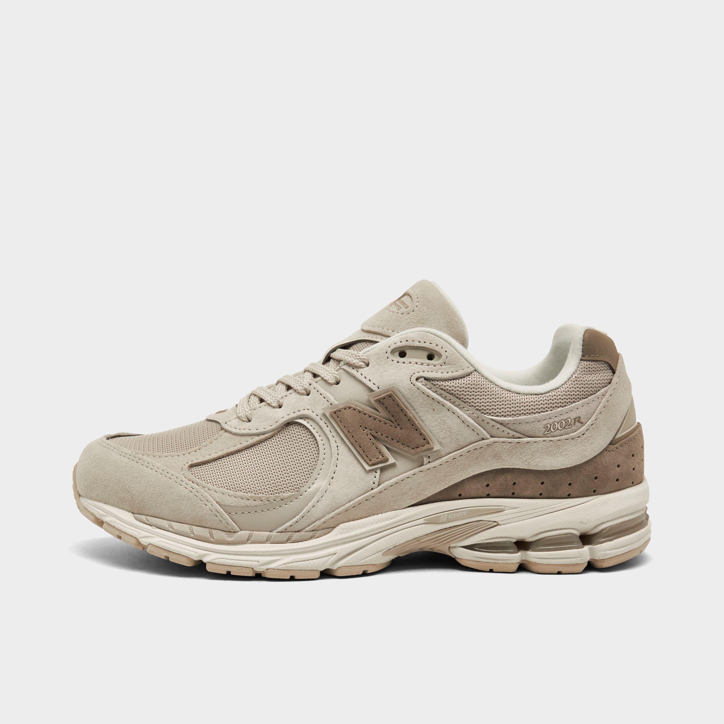 ★New Balance★ タン 2002R スニーカー New Balanceのタン 2002R スニーカーがセール中